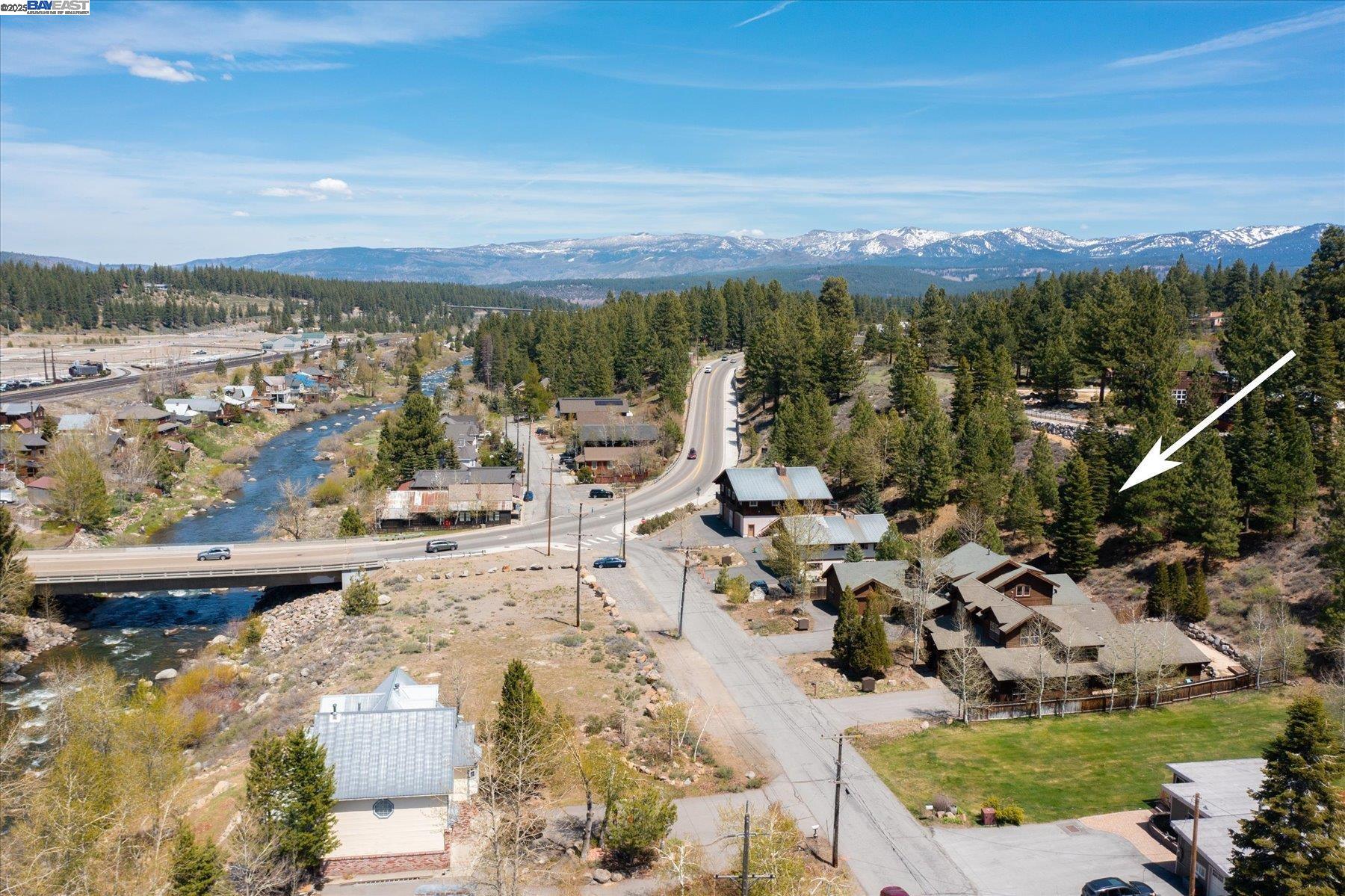 Detail Gallery Image 3 of 35 For 10023 S River Street, Truckee,  CA 96161 - 4 Beds | 2/1 Baths