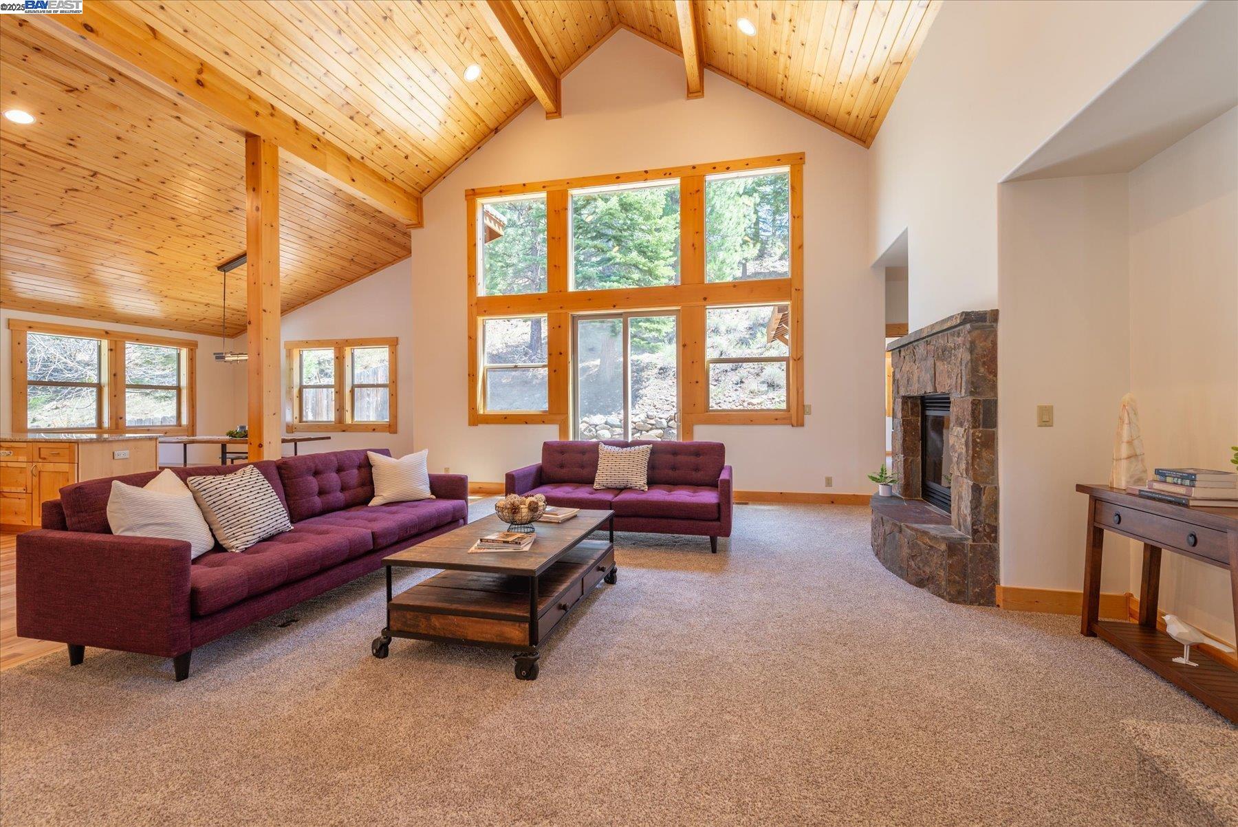 Detail Gallery Image 8 of 35 For 10023 S River Street, Truckee,  CA 96161 - 4 Beds | 2/1 Baths