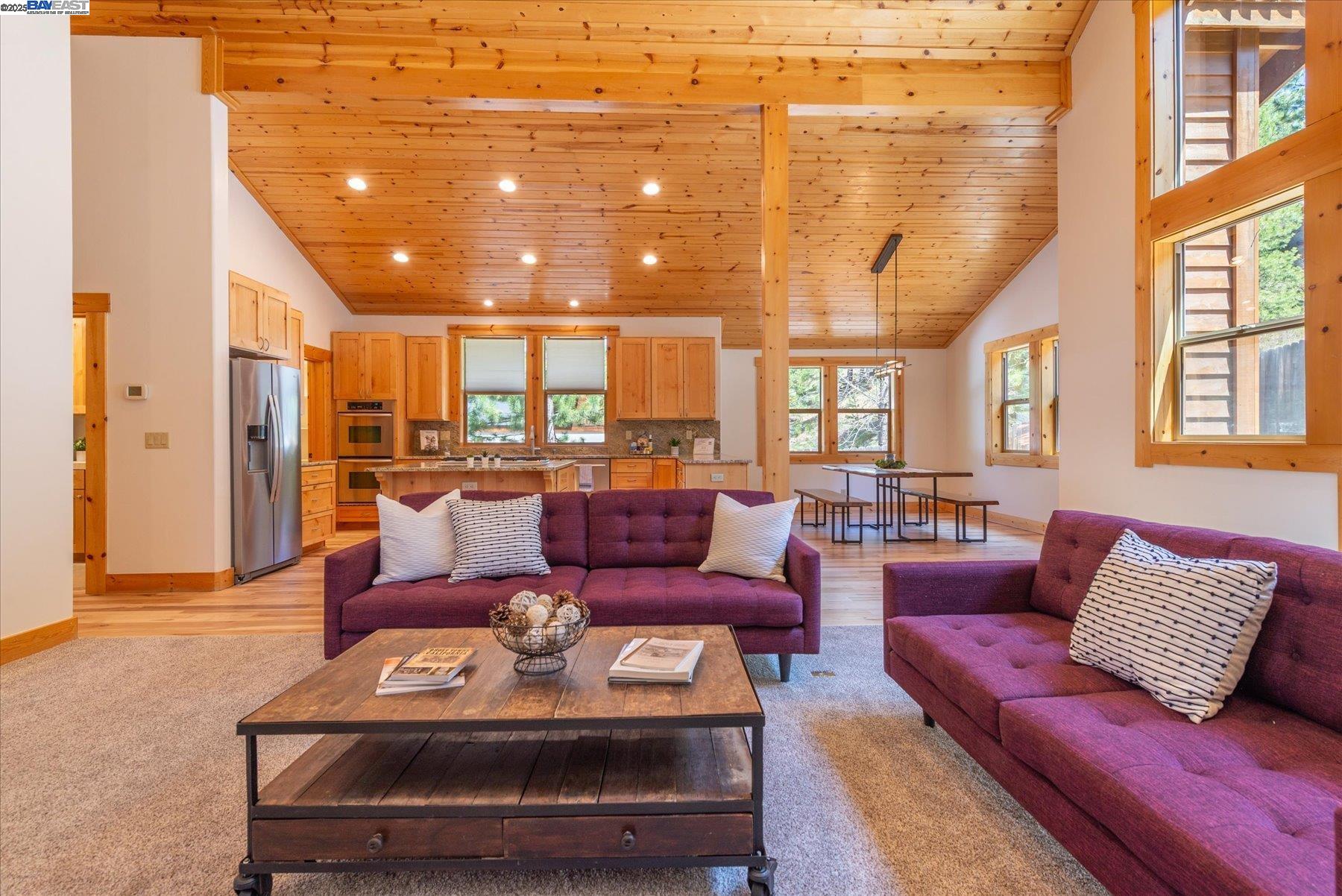 Detail Gallery Image 10 of 35 For 10023 S River Street, Truckee,  CA 96161 - 4 Beds | 2/1 Baths