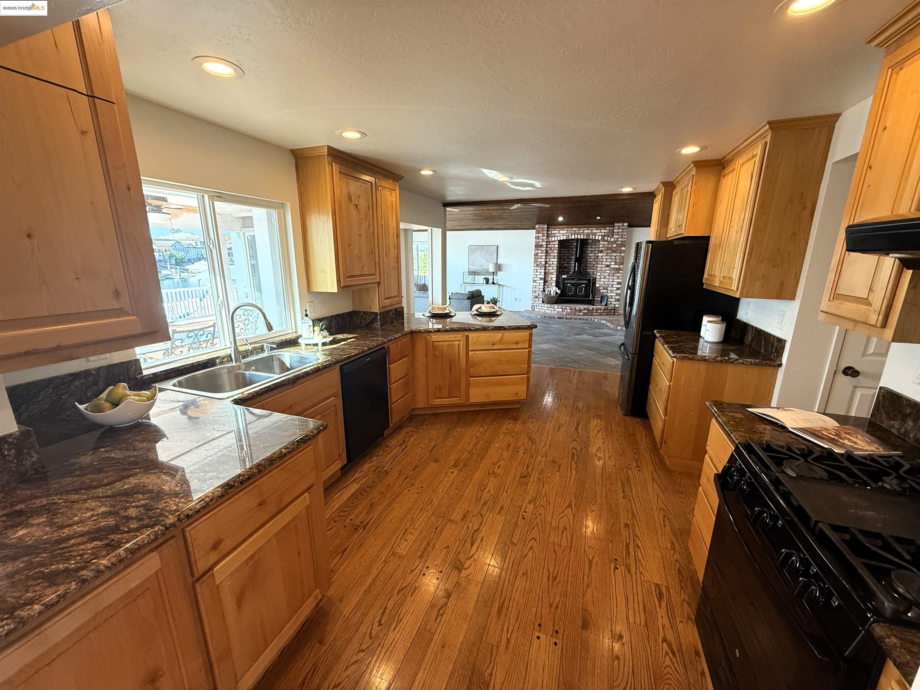Detail Gallery Image 5 of 23 For 301 Discovery Bay Blvd, Discovery Bay,  CA 94505 - 3 Beds | 2/1 Baths