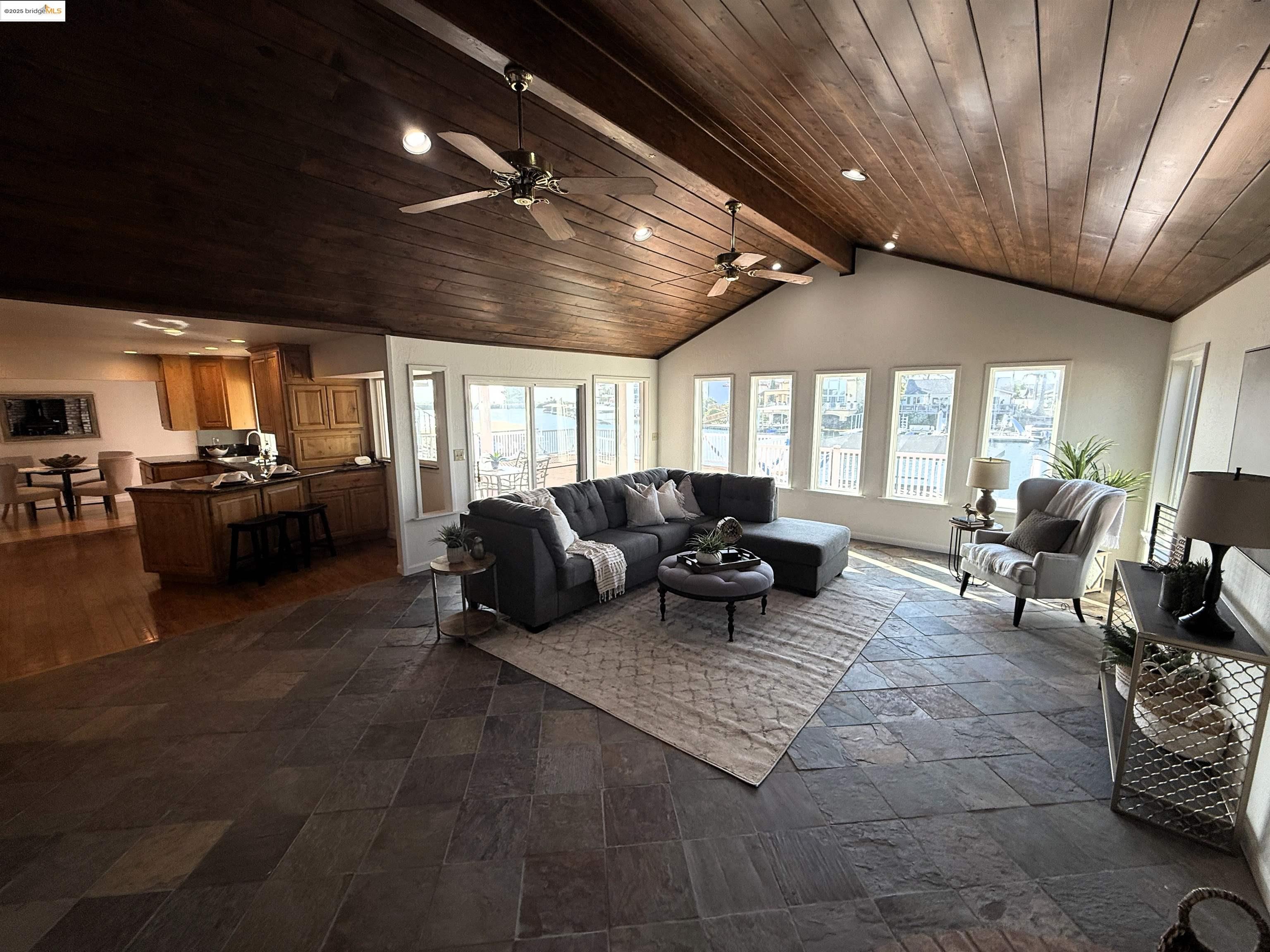 Detail Gallery Image 9 of 23 For 301 Discovery Bay Blvd, Discovery Bay,  CA 94505 - 3 Beds | 2/1 Baths