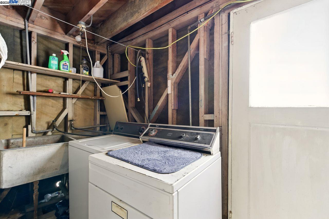 Detail Gallery Image 30 of 31 For 6175 Aspinwall Rd, Oakland,  CA 94611 - 2 Beds | 1 Baths
