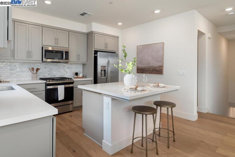Photo #2: 41100389 Listing 
