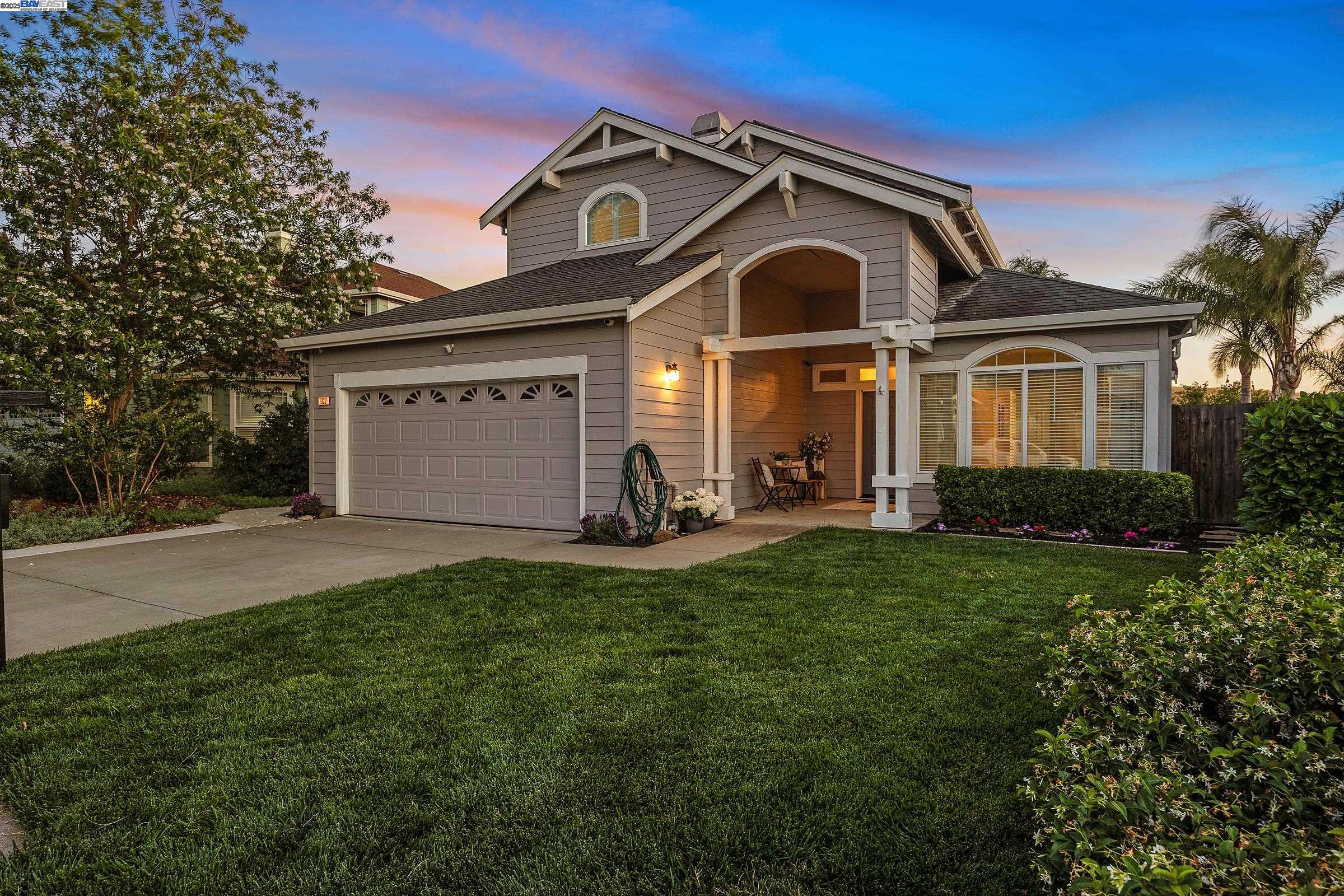 Detail Gallery Image 1 of 1 For 1932 Meadow Glen Dr., Livermore,  CA 94551 - 4 Beds | 3 Baths