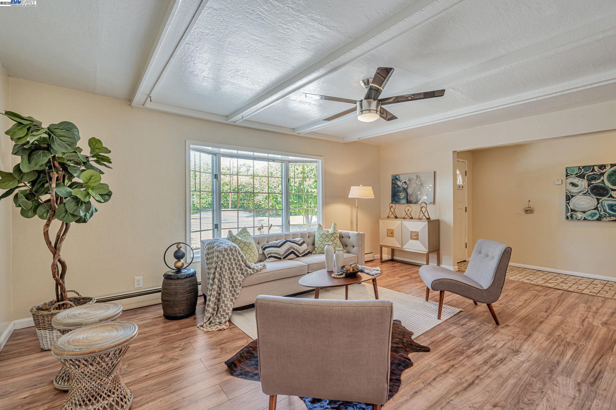 Detail Gallery Image 12 of 54 For 3950 Pinole Valley Rd, Pinole,  CA 94564 - 5 Beds | 3 Baths