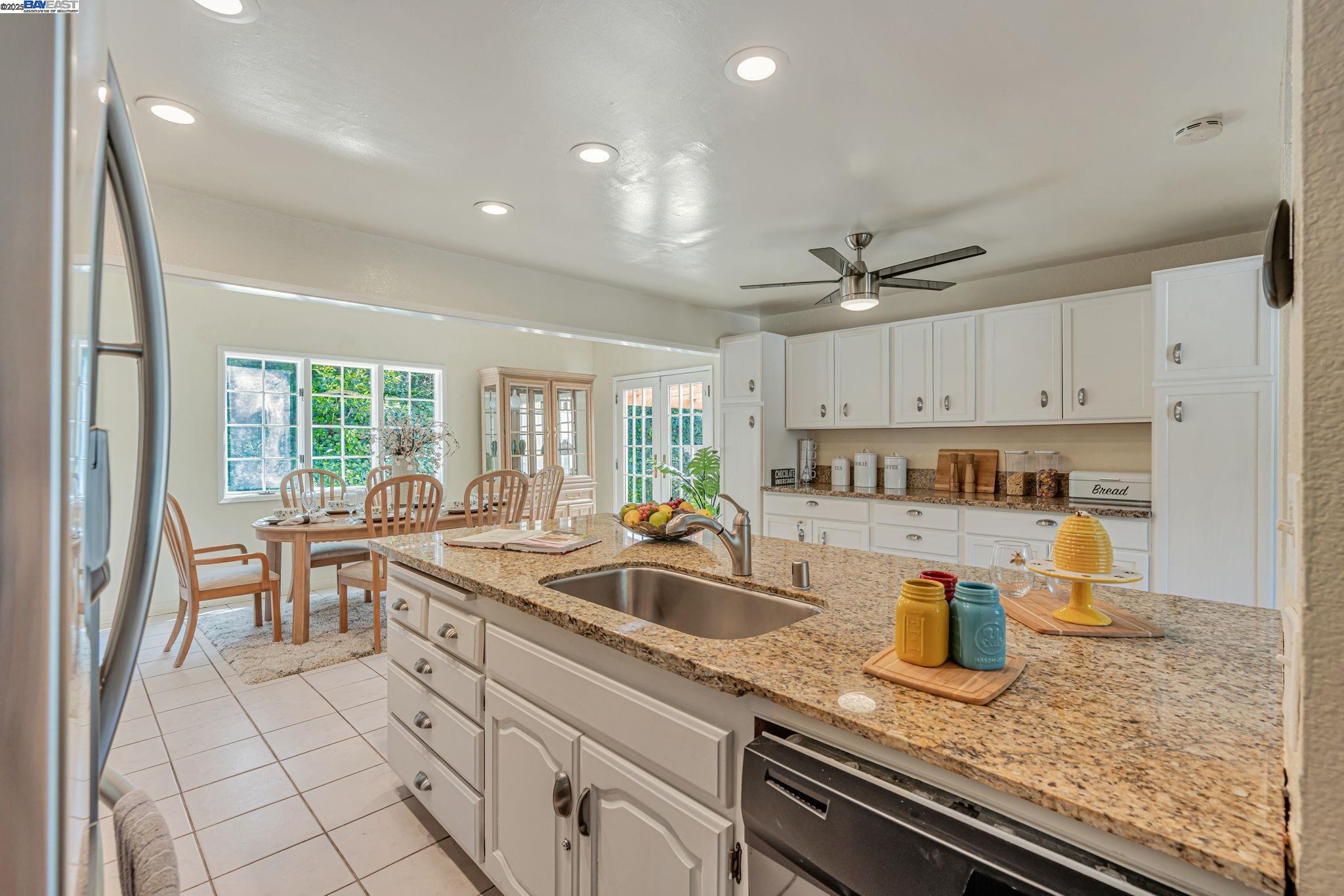 Detail Gallery Image 15 of 54 For 3950 Pinole Valley Rd, Pinole,  CA 94564 - 5 Beds | 3 Baths
