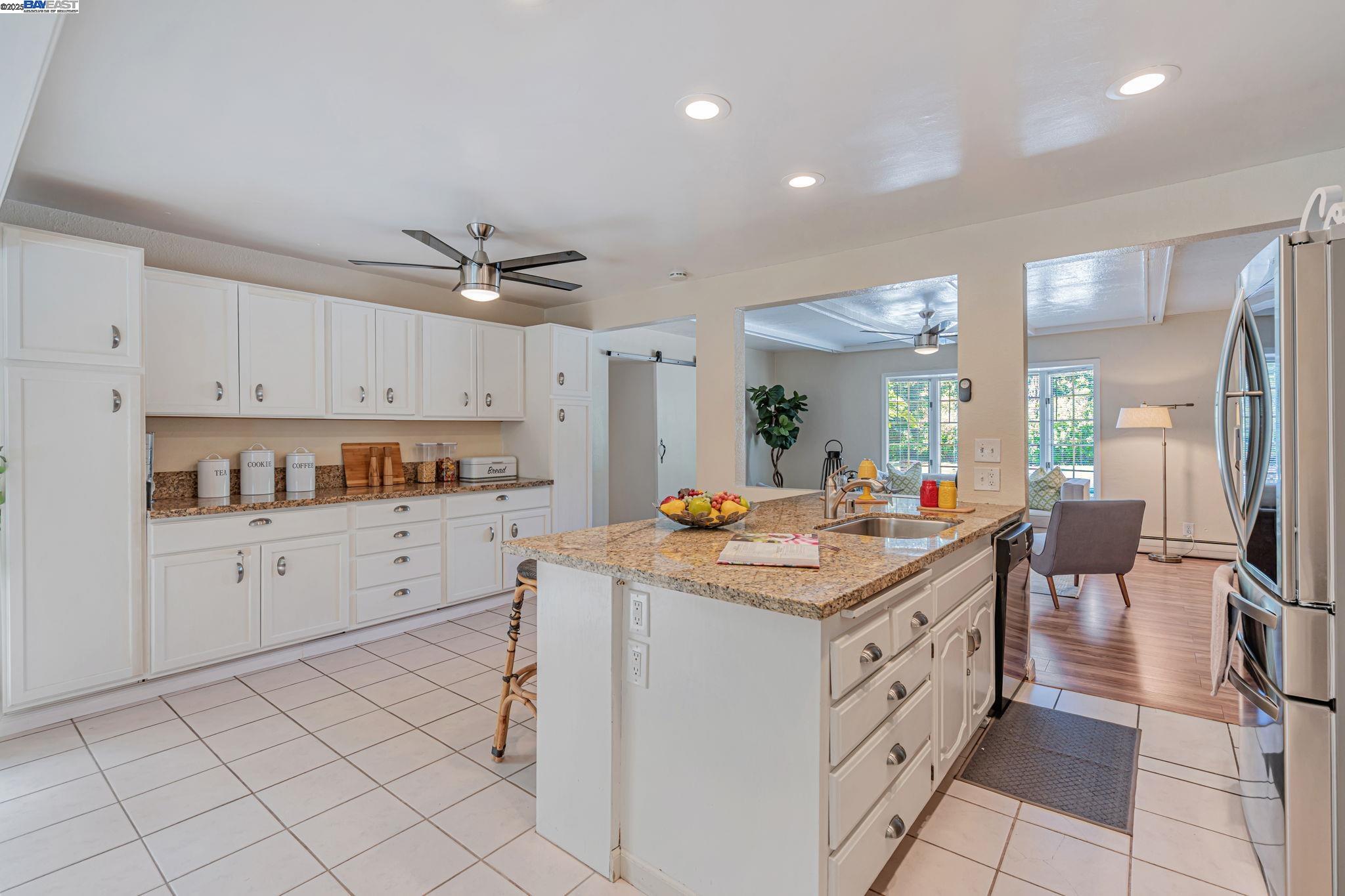 Detail Gallery Image 18 of 54 For 3950 Pinole Valley Rd, Pinole,  CA 94564 - 5 Beds | 3 Baths