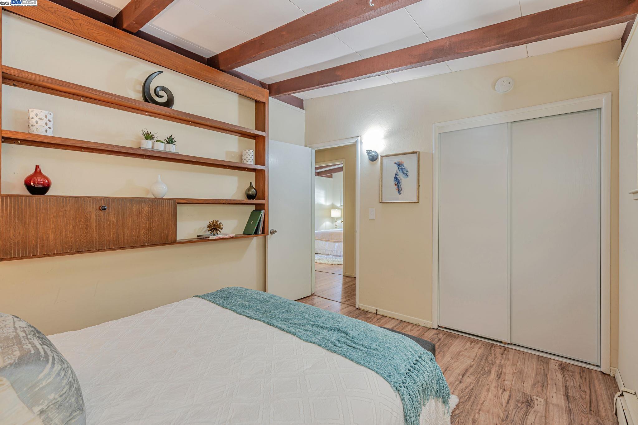 Detail Gallery Image 24 of 54 For 3950 Pinole Valley Rd, Pinole,  CA 94564 - 5 Beds | 3 Baths