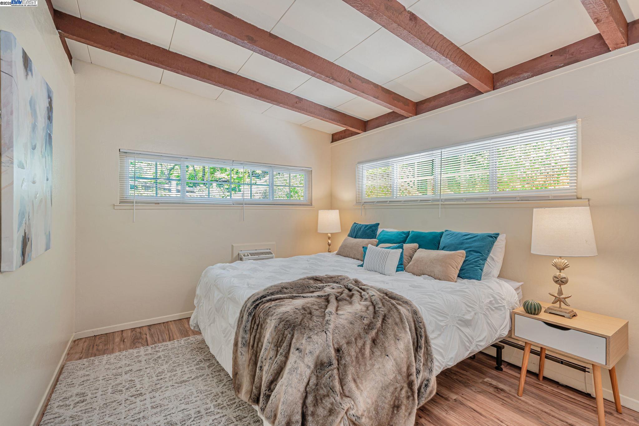 Detail Gallery Image 25 of 54 For 3950 Pinole Valley Rd, Pinole,  CA 94564 - 5 Beds | 3 Baths