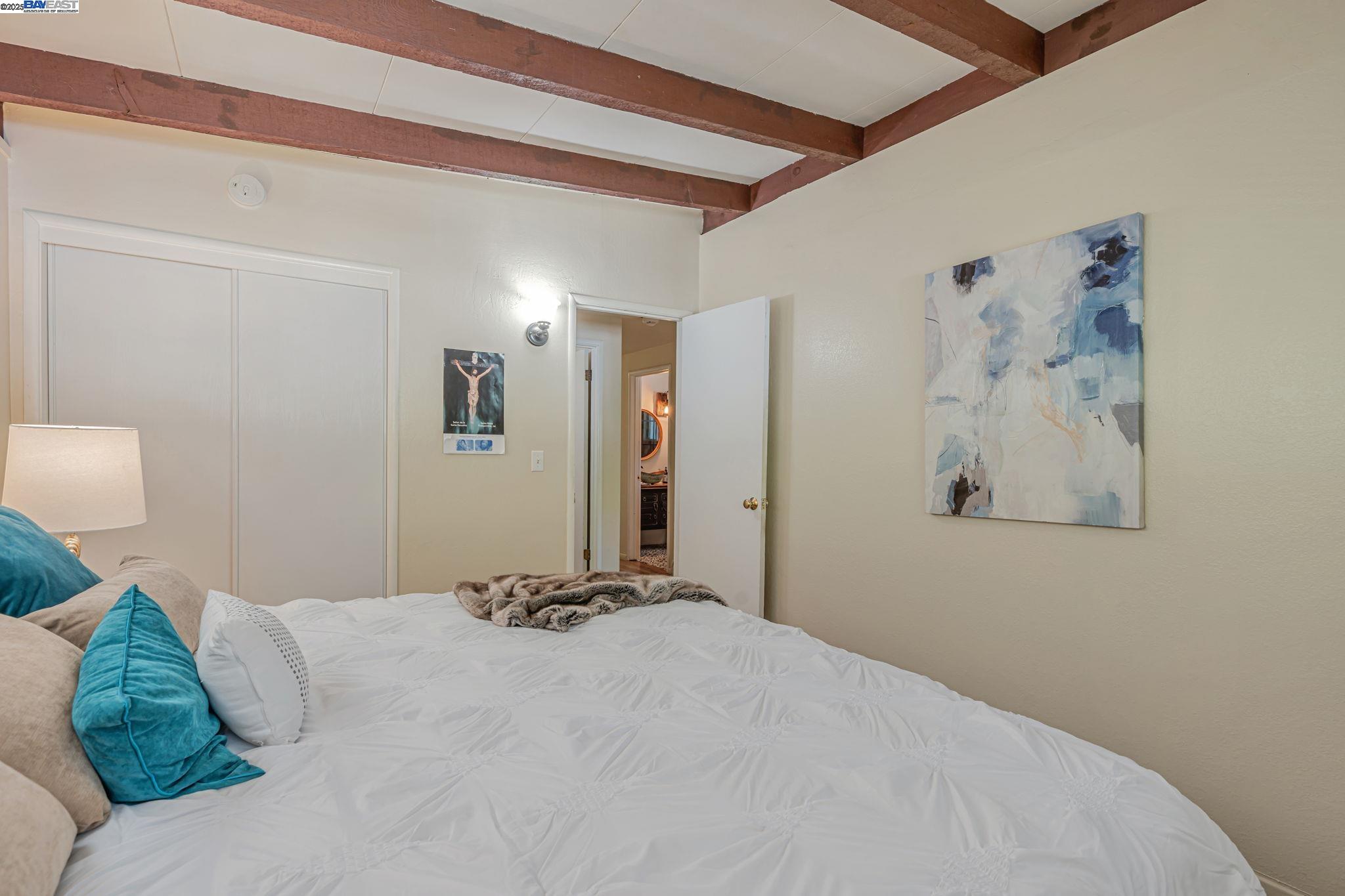 Detail Gallery Image 26 of 54 For 3950 Pinole Valley Rd, Pinole,  CA 94564 - 5 Beds | 3 Baths