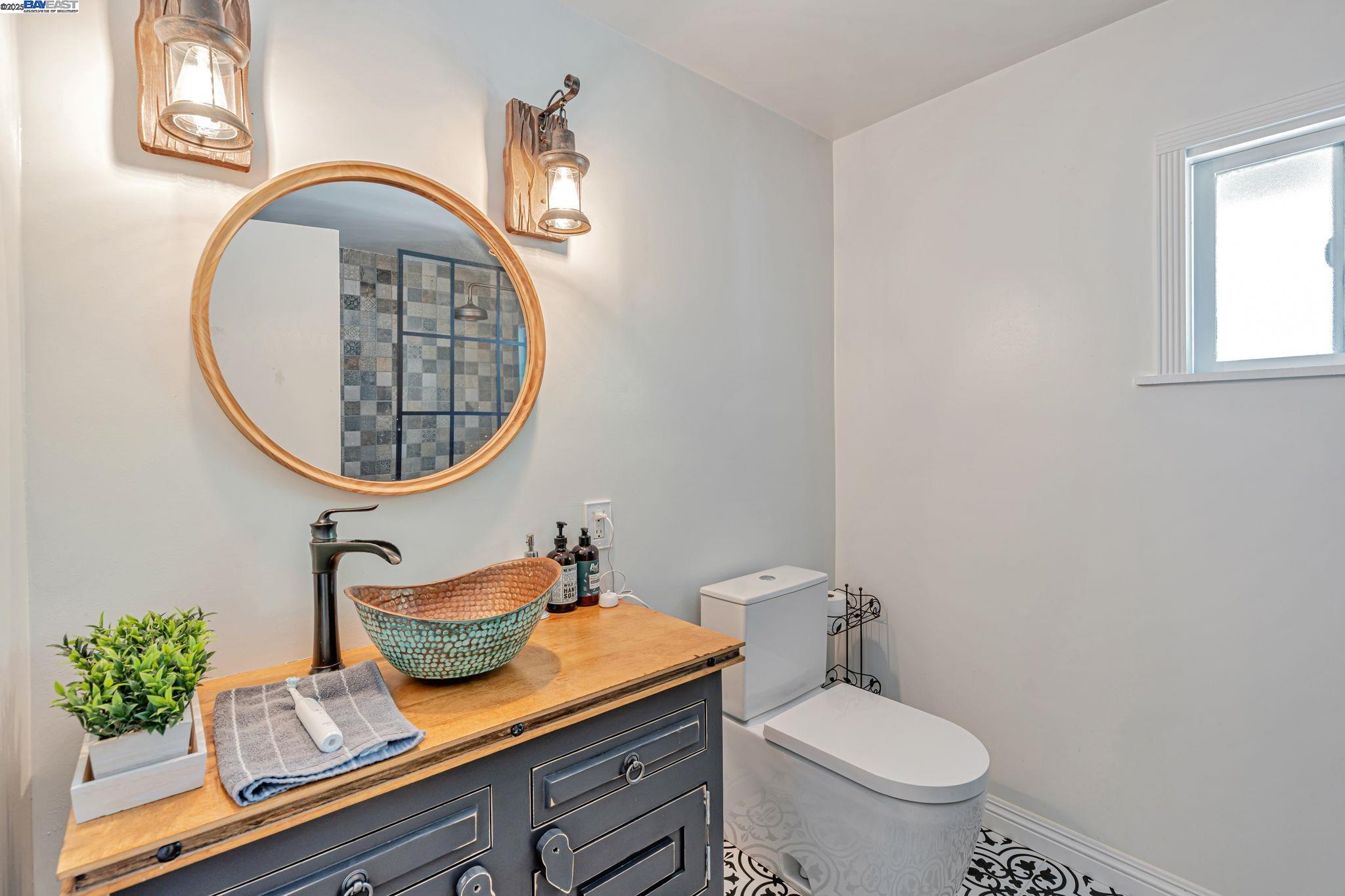 Detail Gallery Image 31 of 54 For 3950 Pinole Valley Rd, Pinole,  CA 94564 - 5 Beds | 3 Baths
