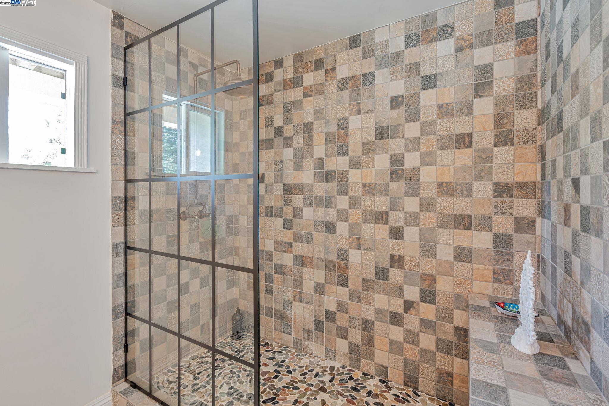 Detail Gallery Image 32 of 54 For 3950 Pinole Valley Rd, Pinole,  CA 94564 - 5 Beds | 3 Baths