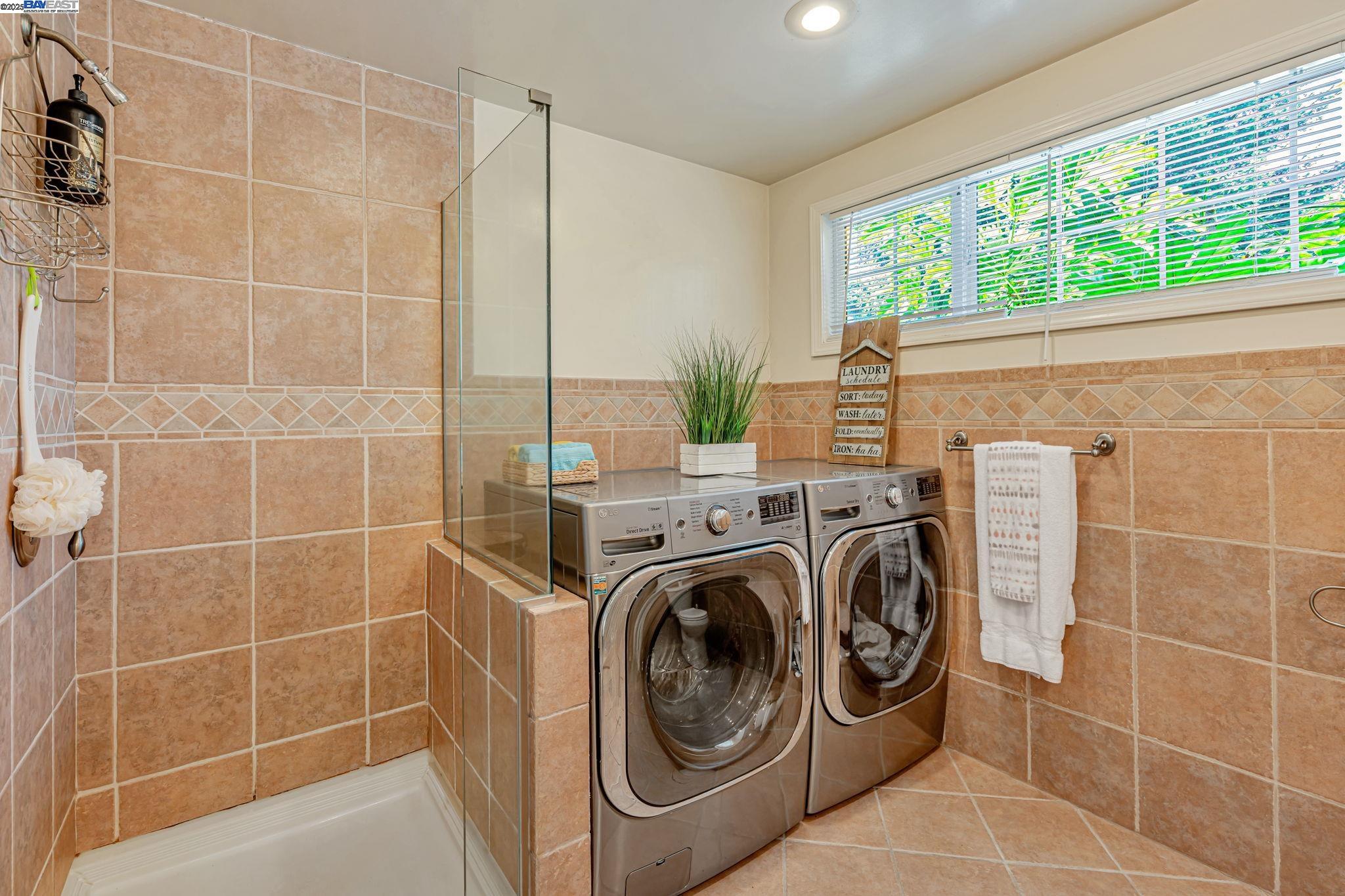 Detail Gallery Image 34 of 54 For 3950 Pinole Valley Rd, Pinole,  CA 94564 - 5 Beds | 3 Baths