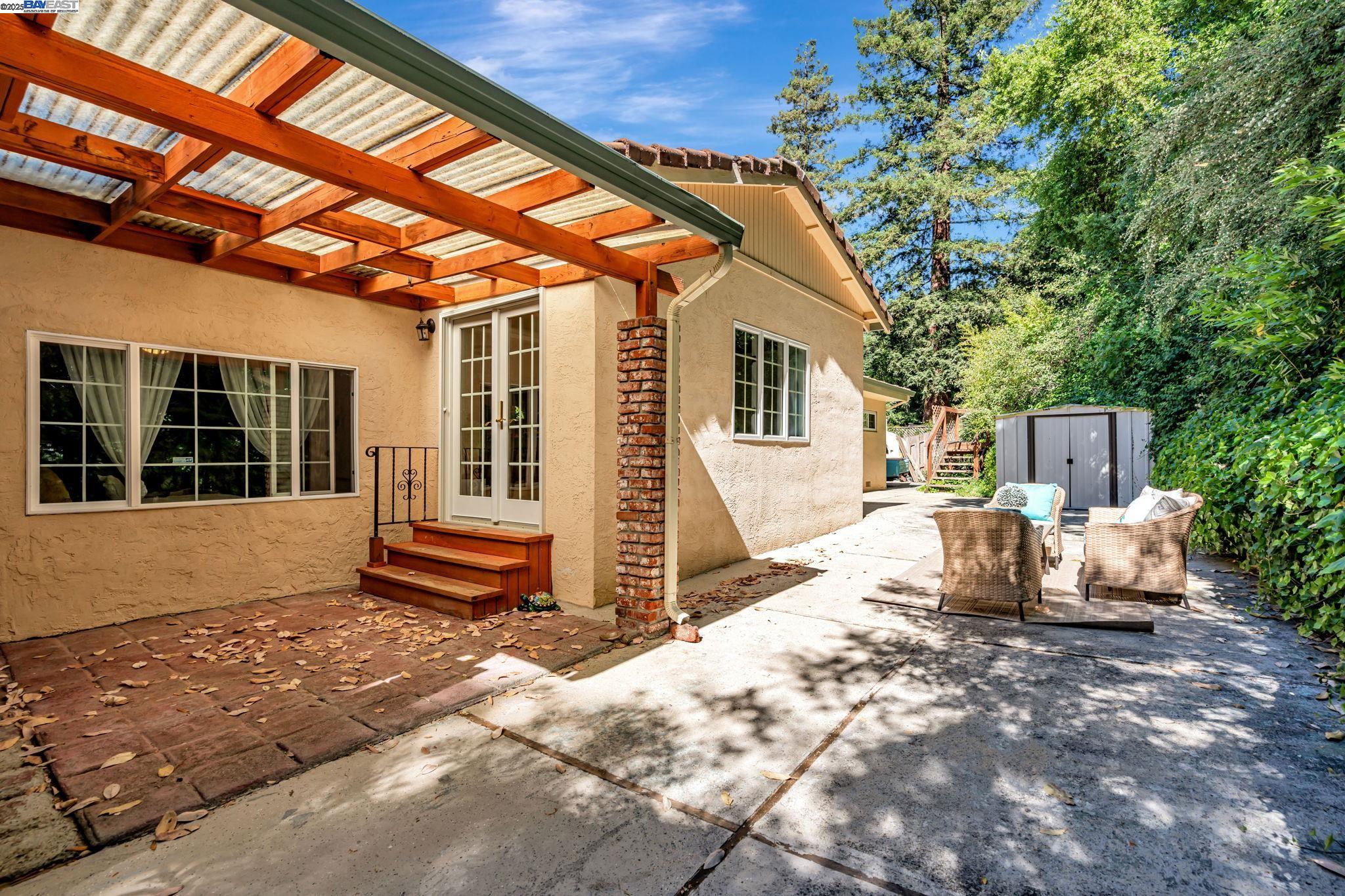 Detail Gallery Image 35 of 54 For 3950 Pinole Valley Rd, Pinole,  CA 94564 - 5 Beds | 3 Baths