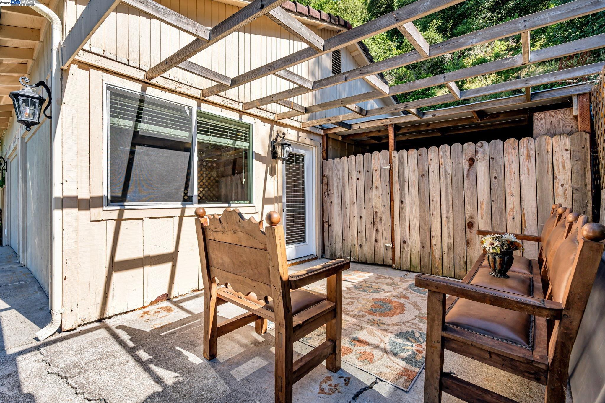 Detail Gallery Image 39 of 54 For 3950 Pinole Valley Rd, Pinole,  CA 94564 - 5 Beds | 3 Baths