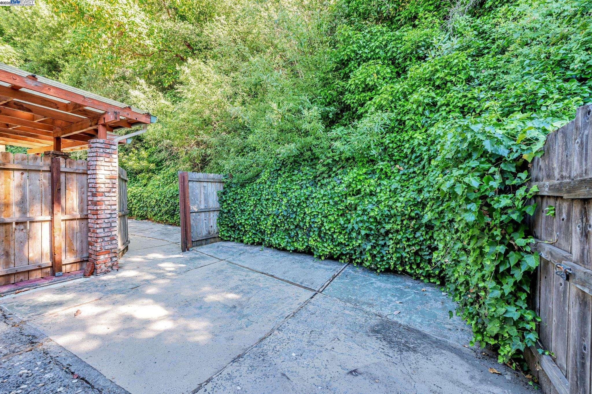 Detail Gallery Image 54 of 54 For 3950 Pinole Valley Rd, Pinole,  CA 94564 - 5 Beds | 3 Baths