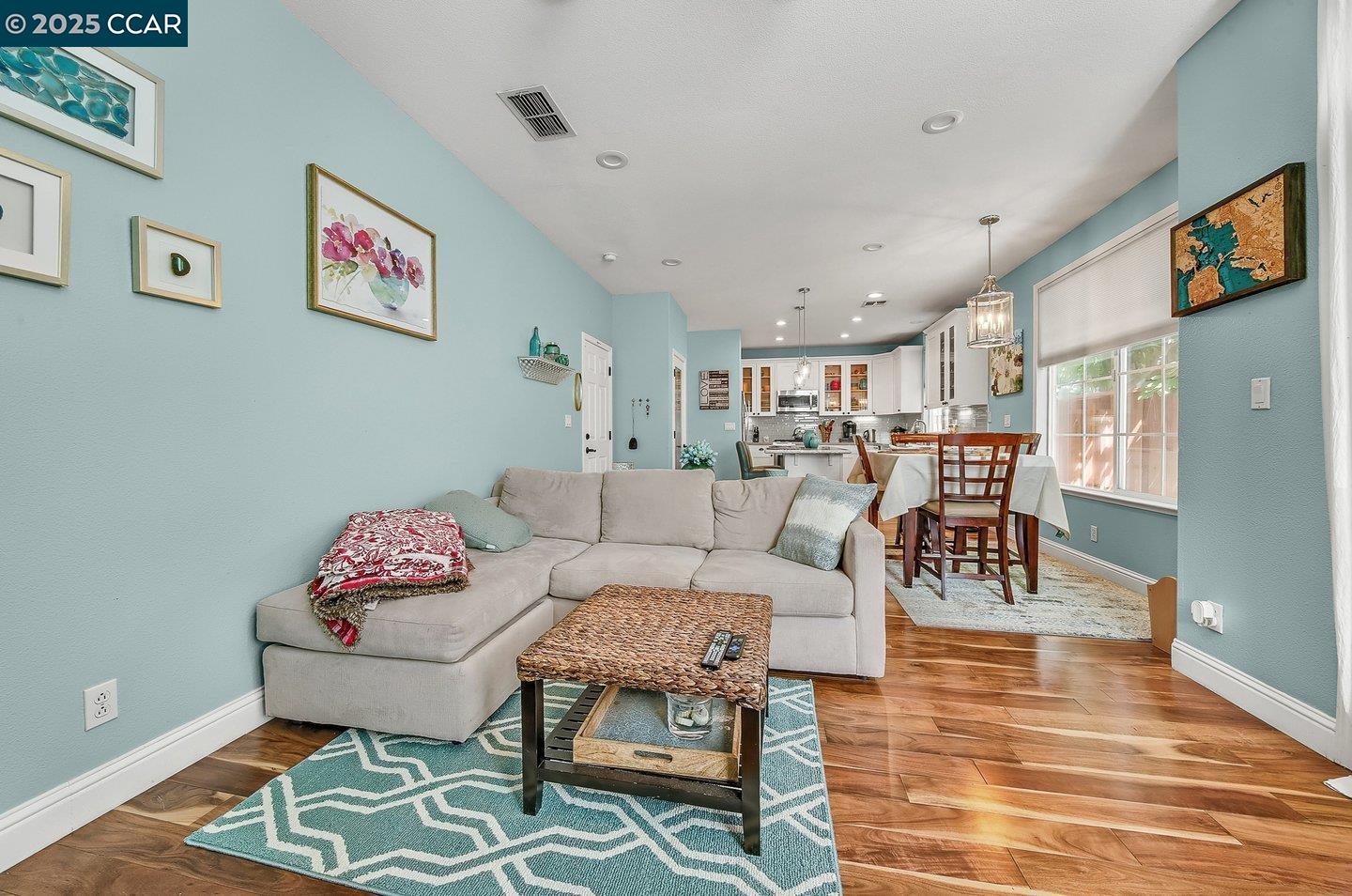 Detail Gallery Image 12 of 31 For 22 Village Square Pl, Pleasant Hill,  CA 94523 - 3 Beds | 2/1 Baths