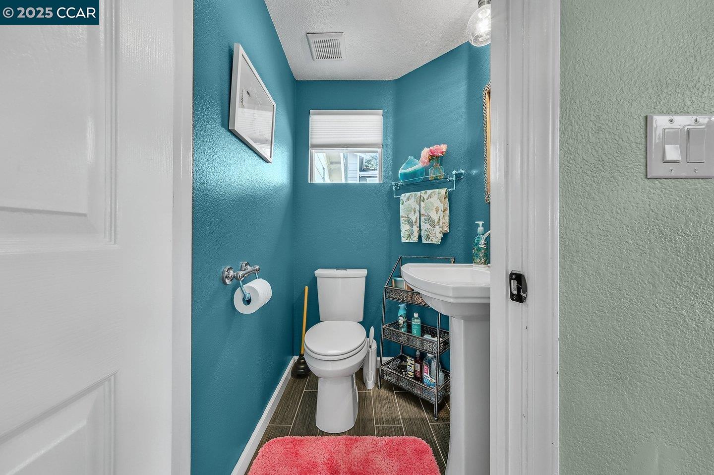 Detail Gallery Image 13 of 31 For 22 Village Square Pl, Pleasant Hill,  CA 94523 - 3 Beds | 2/1 Baths