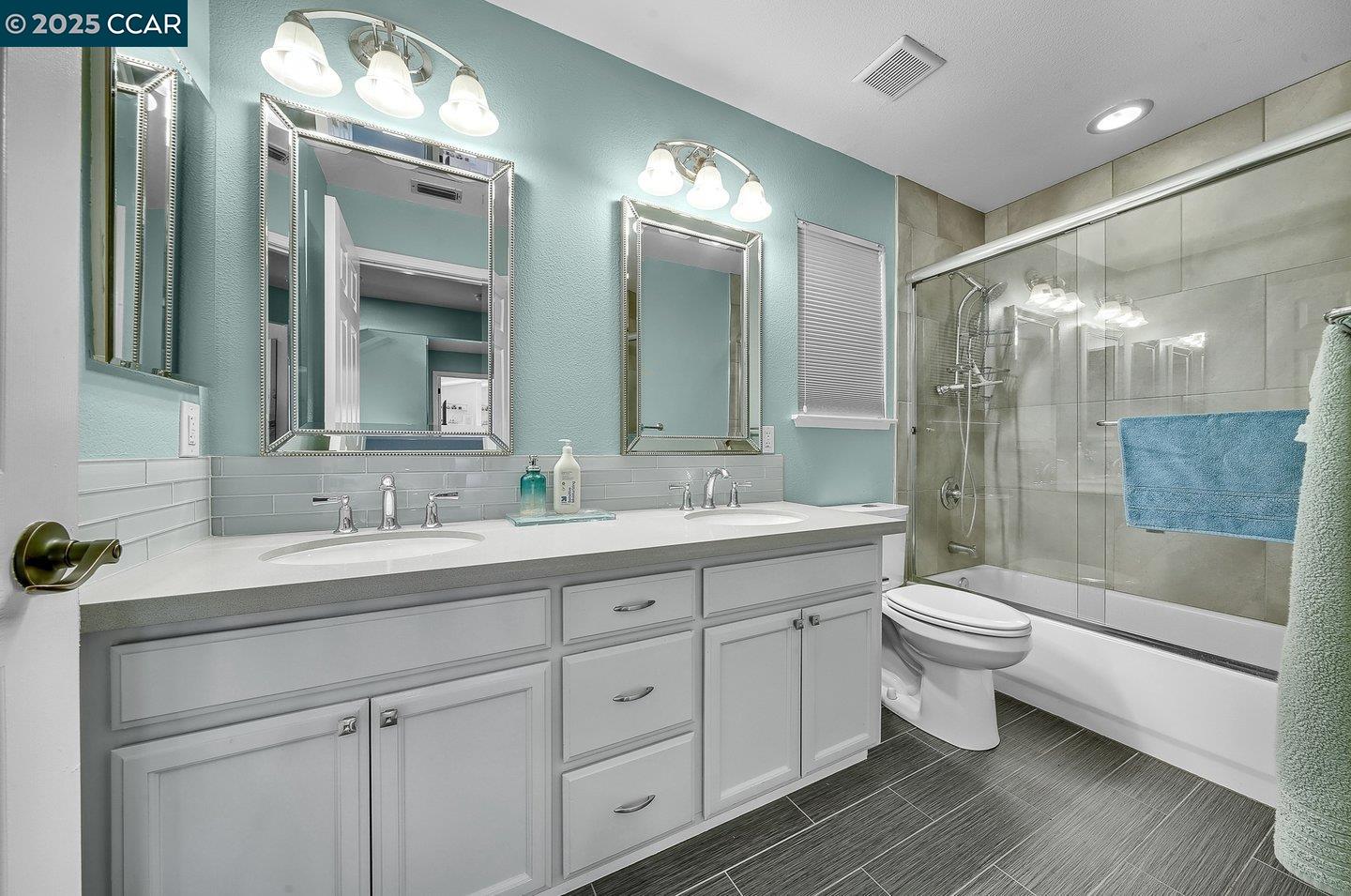 Detail Gallery Image 24 of 31 For 22 Village Square Pl, Pleasant Hill,  CA 94523 - 3 Beds | 2/1 Baths