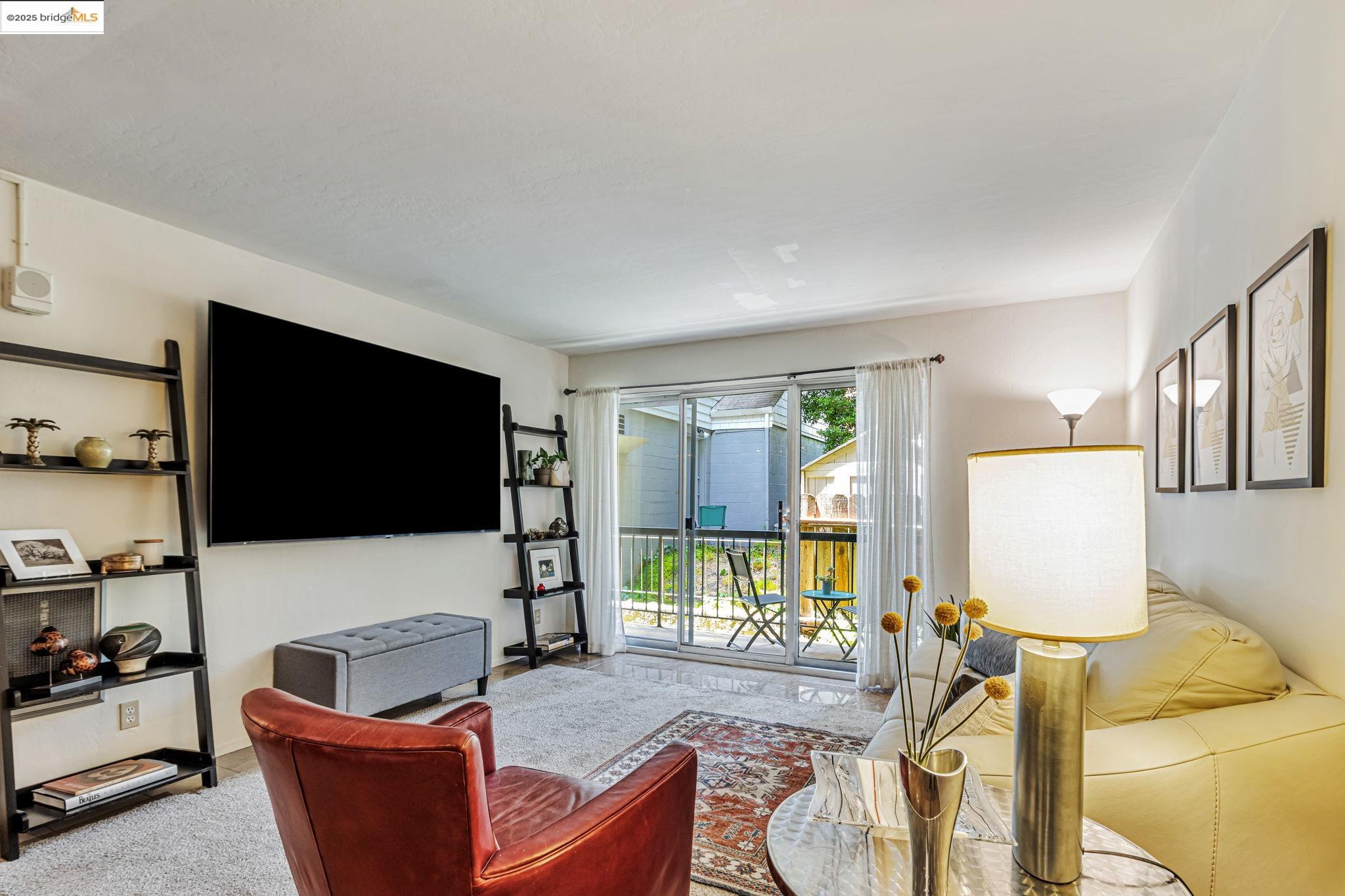 Detail Gallery Image 14 of 33 For 375 Jayne Avenue #106,  Oakland,  CA 94610 - 1 Beds | 1 Baths
