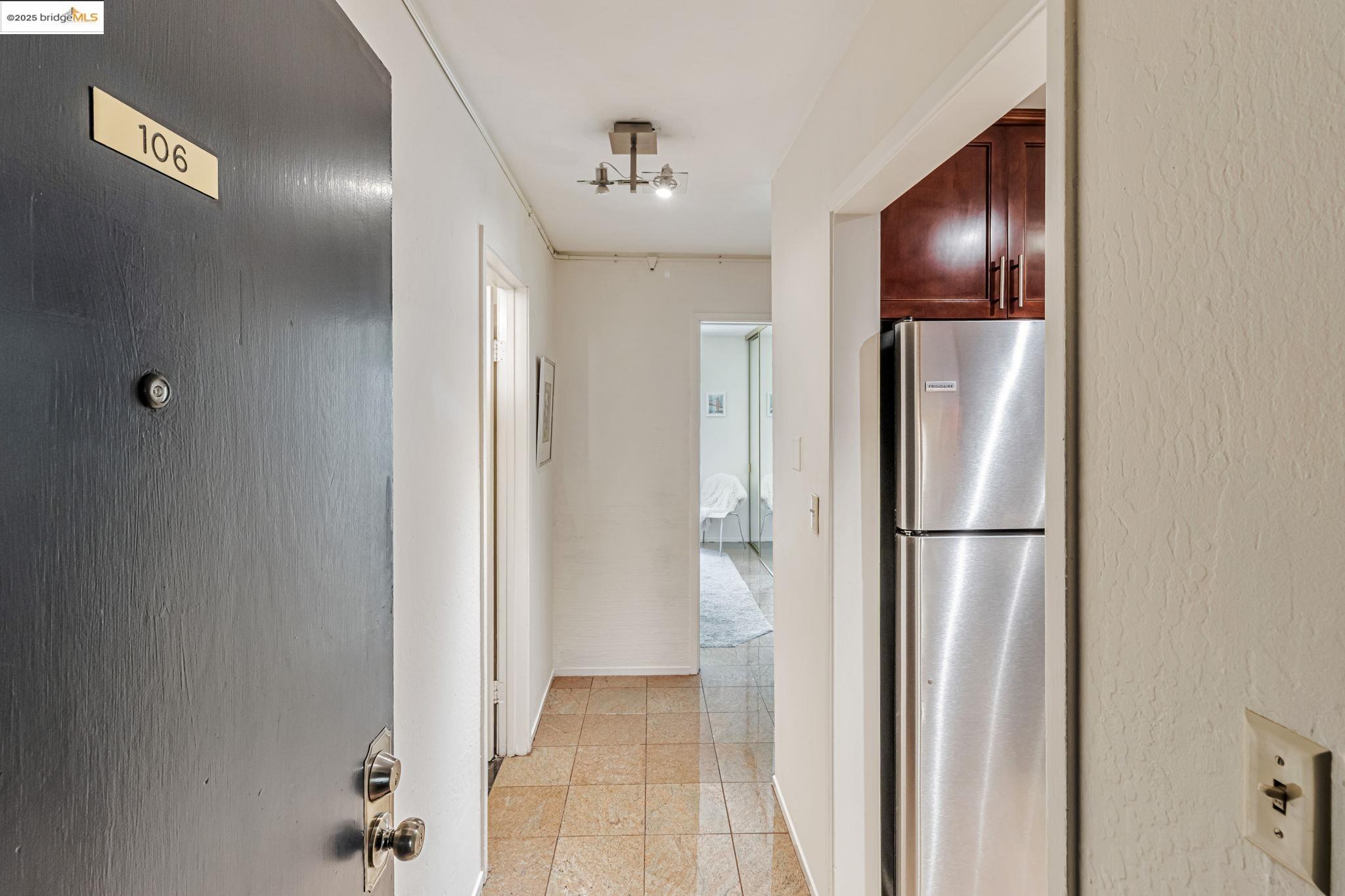 Detail Gallery Image 8 of 33 For 375 Jayne Avenue #106,  Oakland,  CA 94610 - 1 Beds | 1 Baths