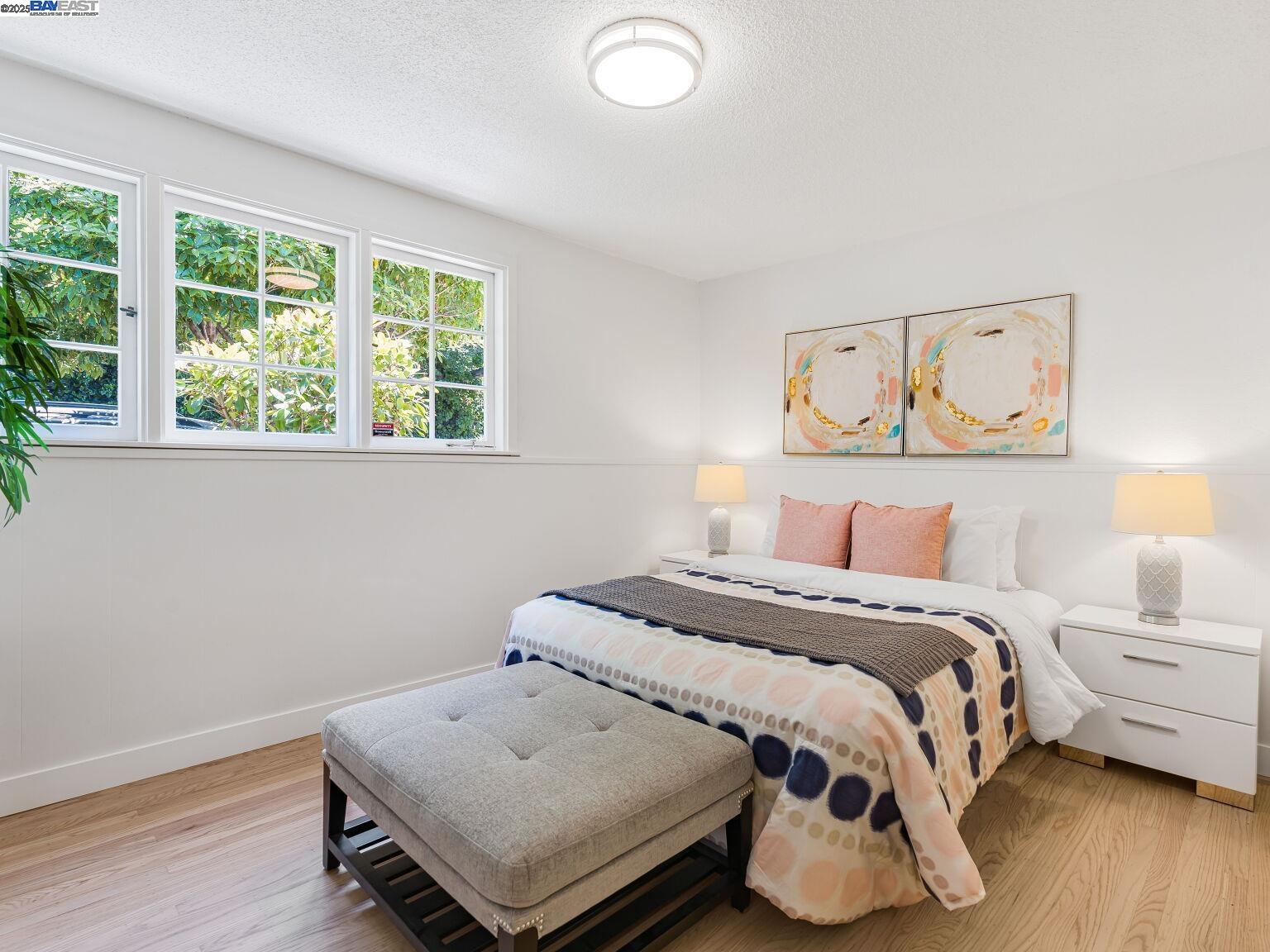 Detail Gallery Image 13 of 25 For 187 St. James Drive, Piedmont,  CA 94611 - 5 Beds | 3 Baths