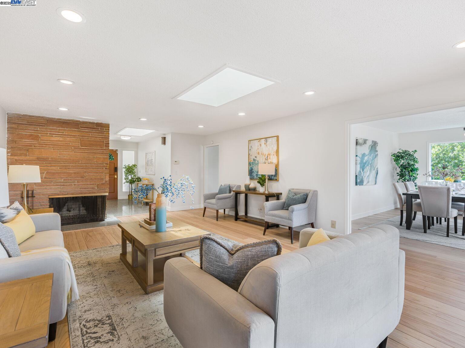 Detail Gallery Image 4 of 25 For 187 St. James Drive, Piedmont,  CA 94611 - 5 Beds | 3 Baths