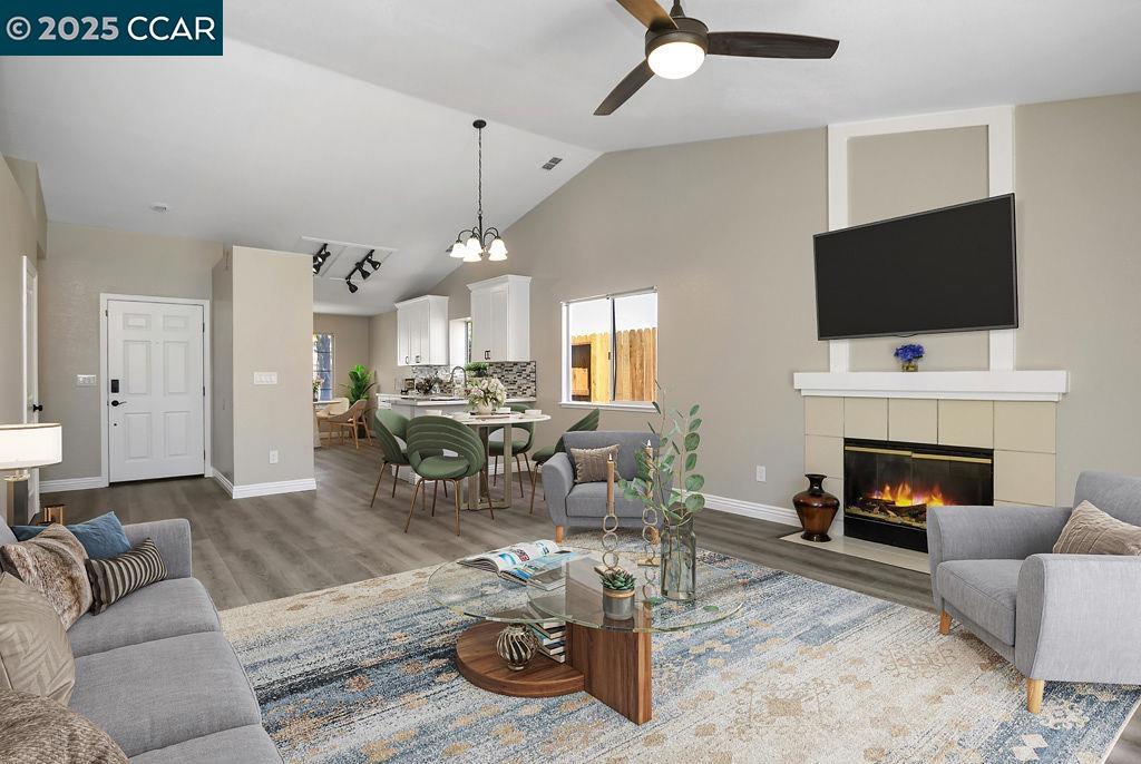 Detail Gallery Image 5 of 28 For 4412 Malta Ct, Salida,  CA 95368 - 3 Beds | 2 Baths