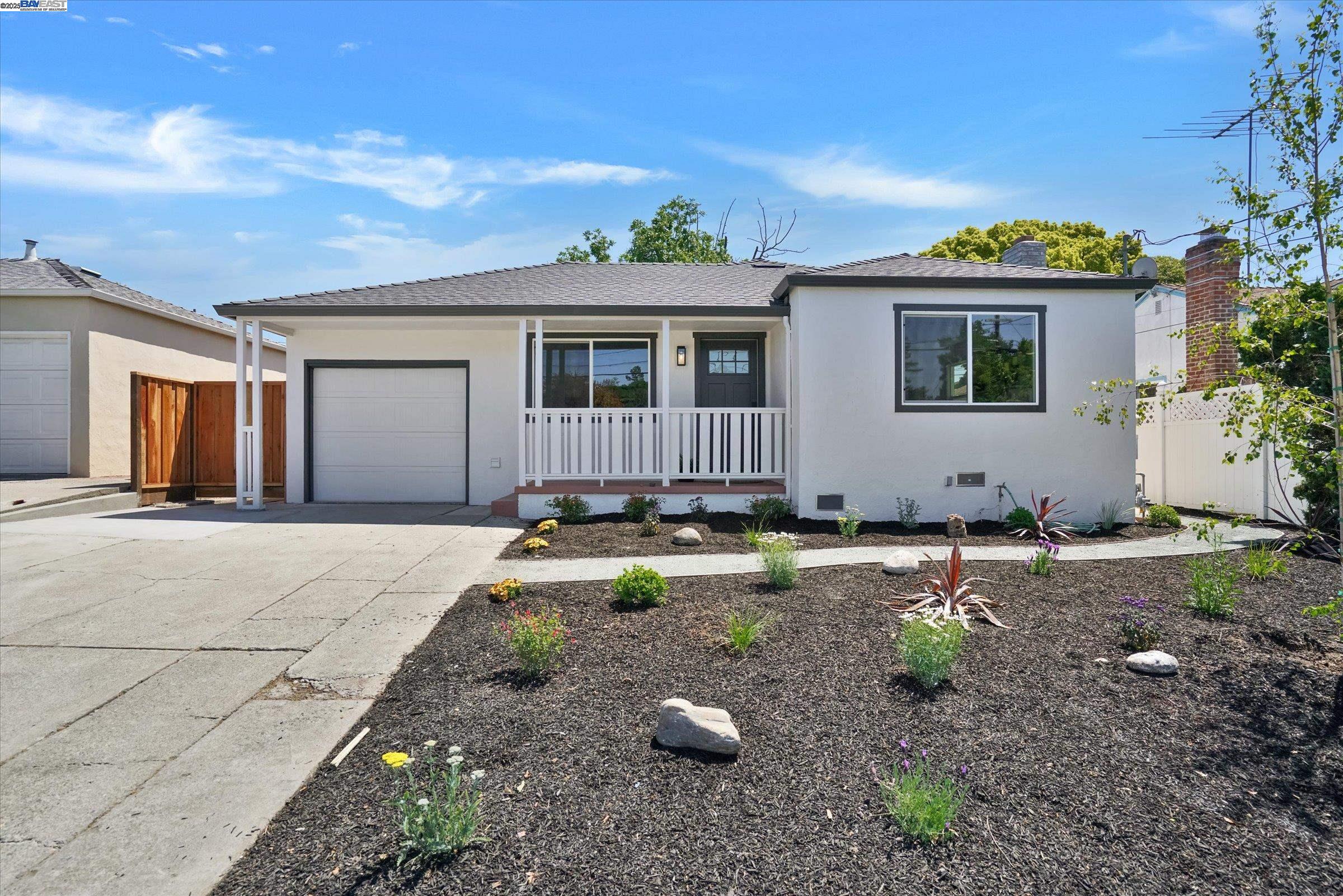 Detail Gallery Image 1 of 1 For 21732 Orange Ave, Castro Valley,  CA 94546 - 3 Beds | 1 Baths