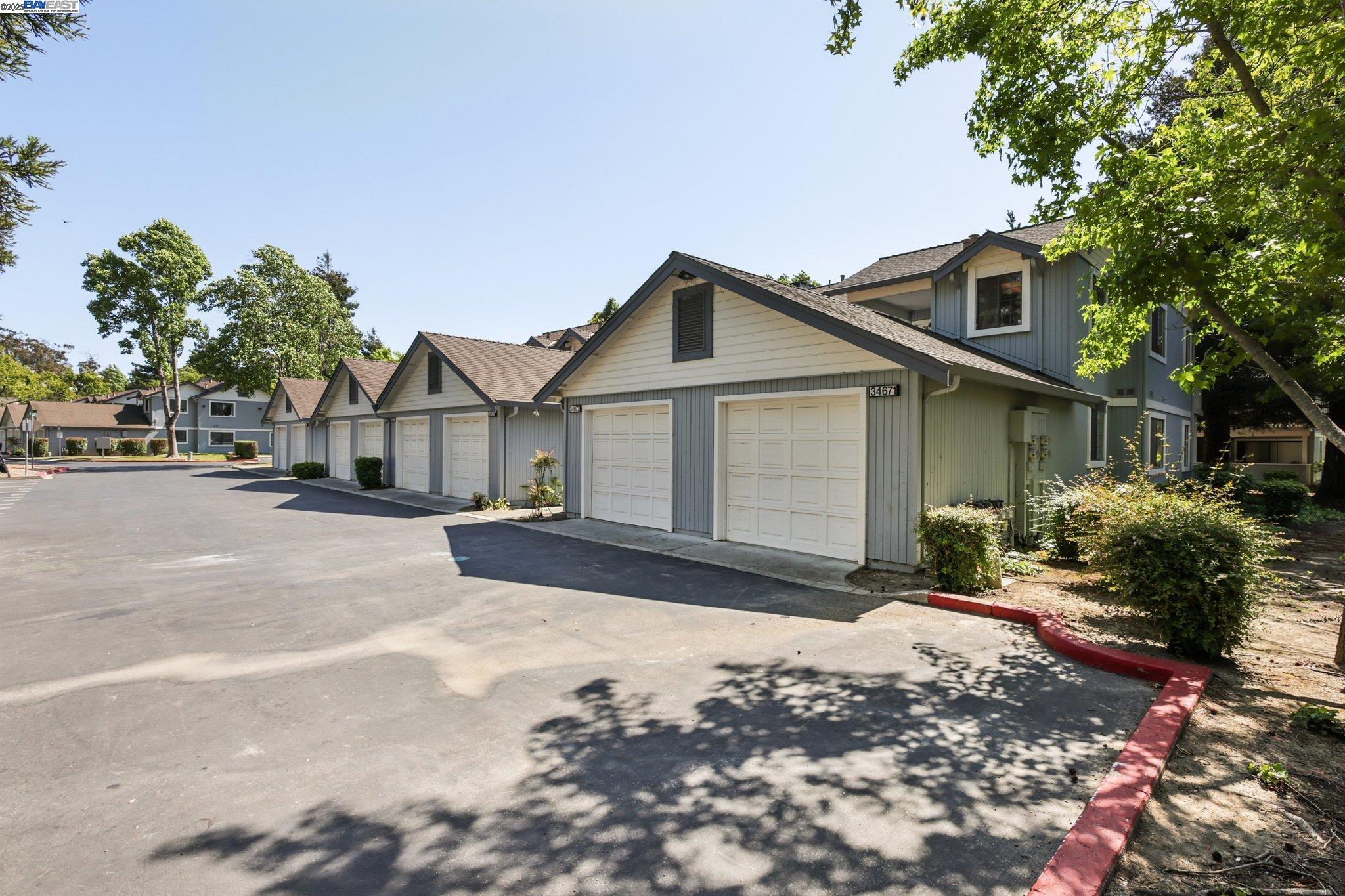 Photo #2: 41100440 Listing 