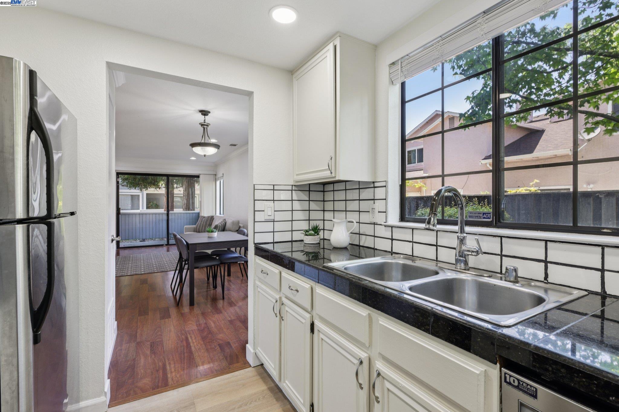 Photo #9: 41100440 Listing: Photo #9
