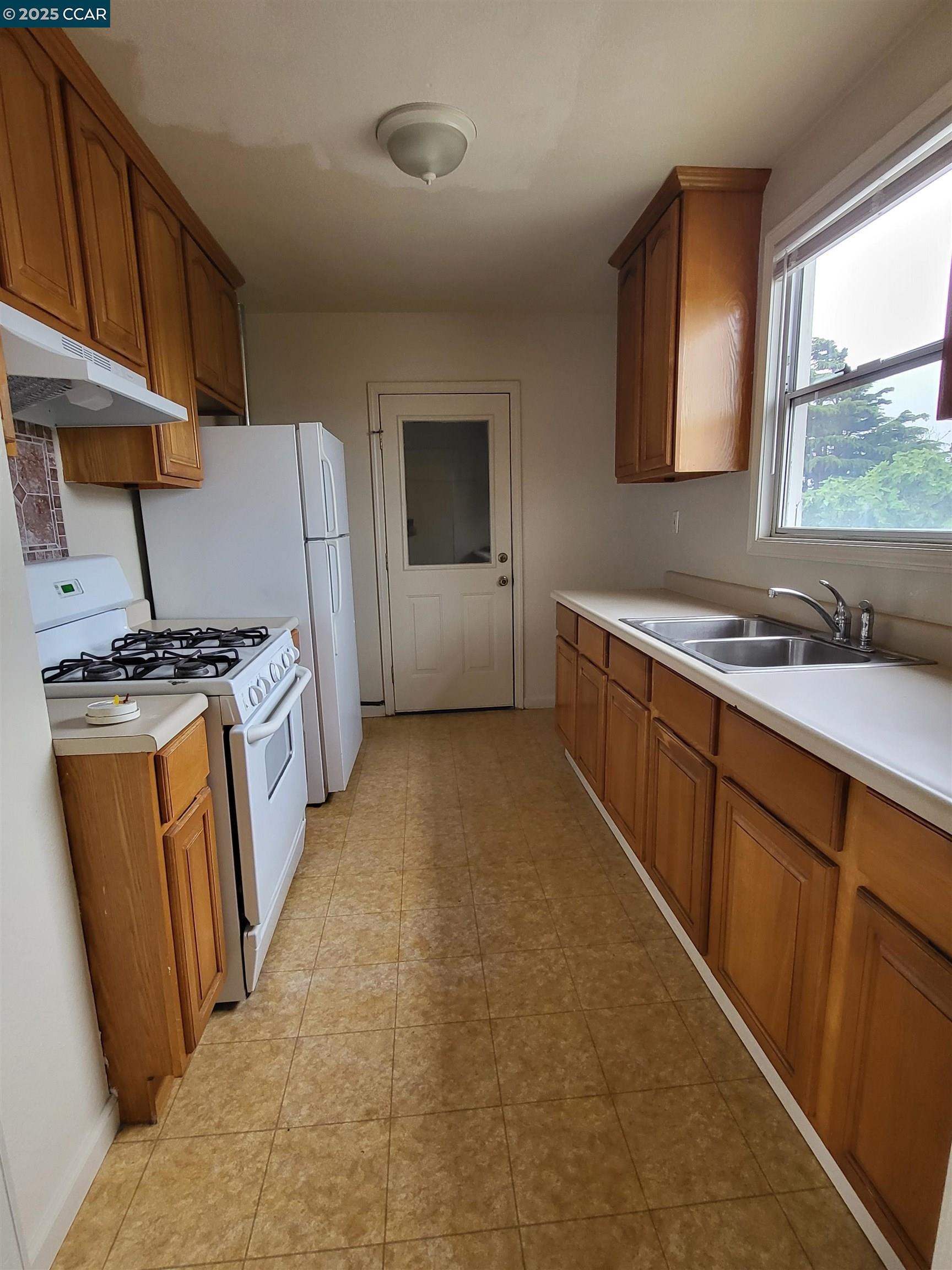 578 Civic Center St, Richmond, California 94804, 1 Bedroom Bedrooms, 4 Rooms Rooms,1 BathroomBathrooms,Residential Lease,For Rent,578 Civic Center St,41100463