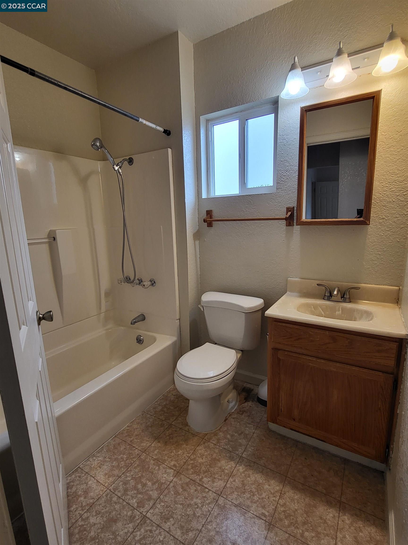 578 Civic Center St, Richmond, California 94804, 1 Bedroom Bedrooms, 4 Rooms Rooms,1 BathroomBathrooms,Residential Lease,For Rent,578 Civic Center St,41100463