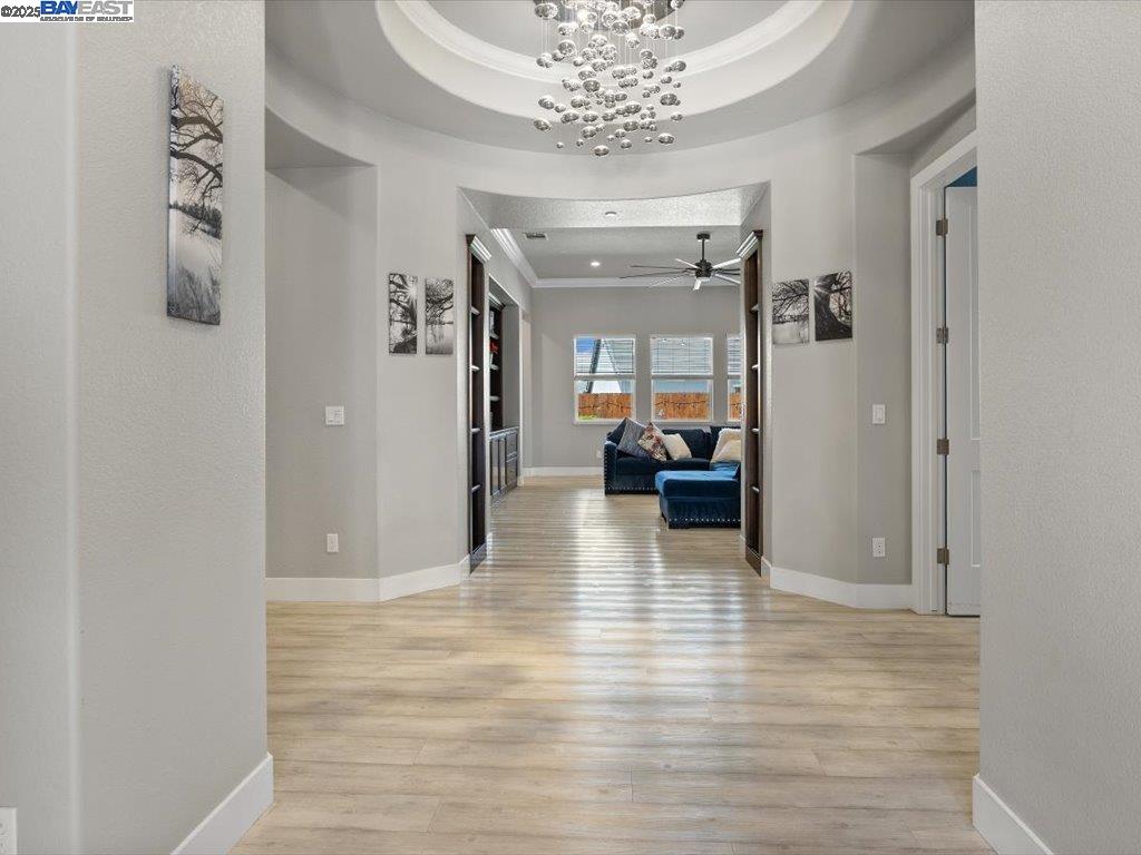 Detail Gallery Image 2 of 36 For 1385 Mirassou Dr, Manteca,  CA 95337 - 4 Beds | 3/1 Baths