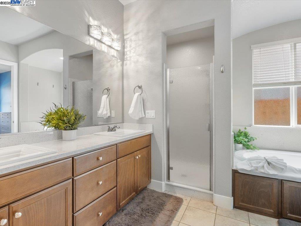 Detail Gallery Image 12 of 36 For 1385 Mirassou Dr, Manteca,  CA 95337 - 4 Beds | 3/1 Baths
