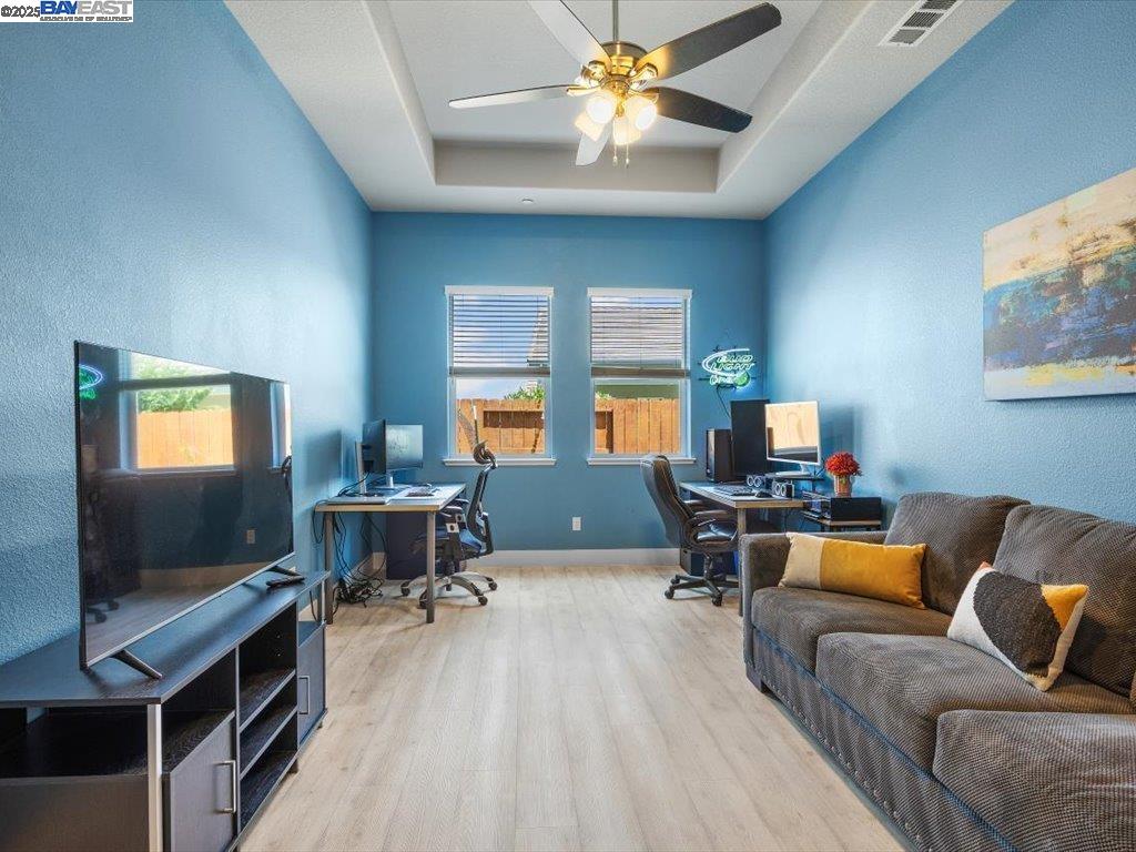 Detail Gallery Image 14 of 36 For 1385 Mirassou Dr, Manteca,  CA 95337 - 4 Beds | 3/1 Baths