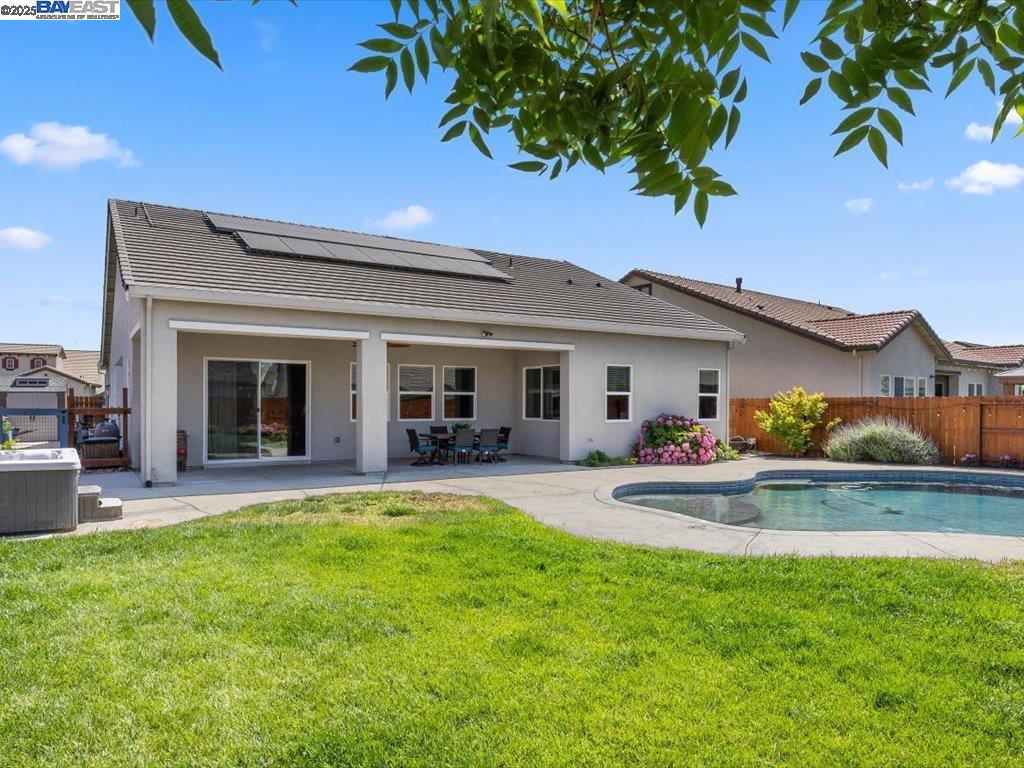 Detail Gallery Image 25 of 36 For 1385 Mirassou Dr, Manteca,  CA 95337 - 4 Beds | 3/1 Baths