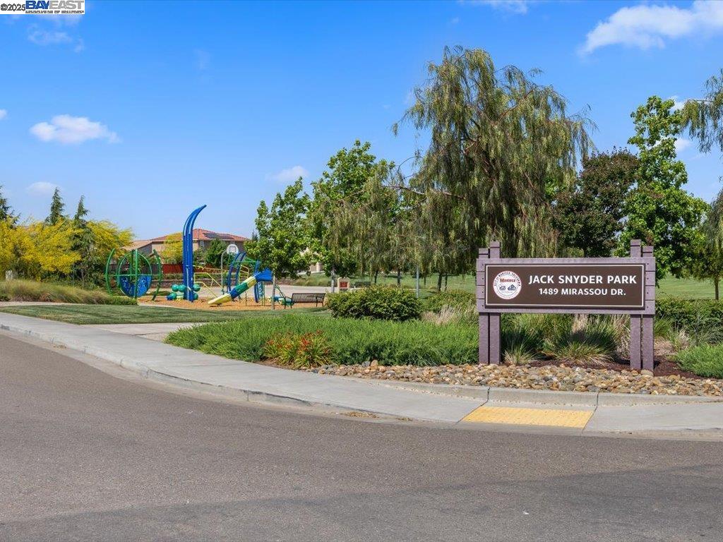 Detail Gallery Image 27 of 36 For 1385 Mirassou Dr, Manteca,  CA 95337 - 4 Beds | 3/1 Baths