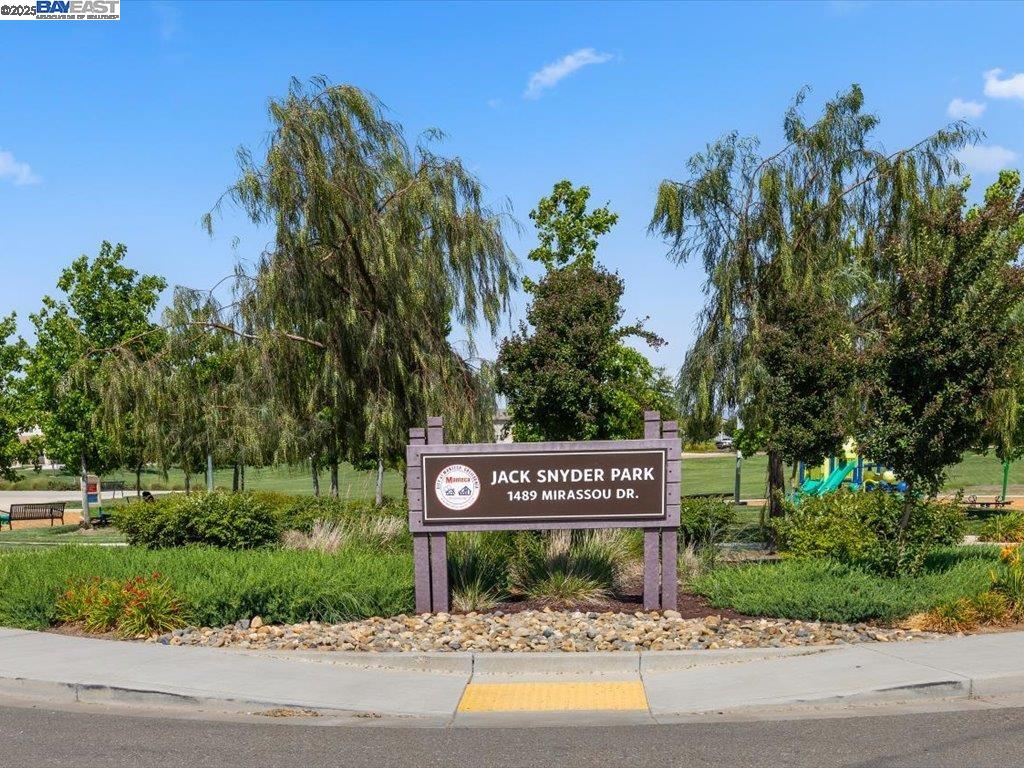 Detail Gallery Image 28 of 36 For 1385 Mirassou Dr, Manteca,  CA 95337 - 4 Beds | 3/1 Baths