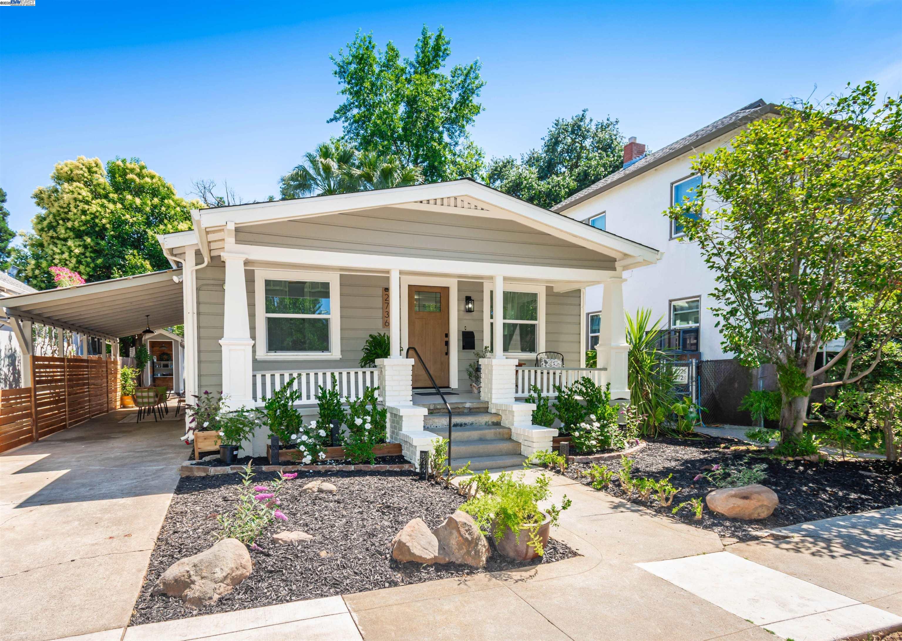Detail Gallery Image 1 of 1 For 2736 4th Ave, Sacramento,  CA 95818 - 2 Beds | 1 Baths