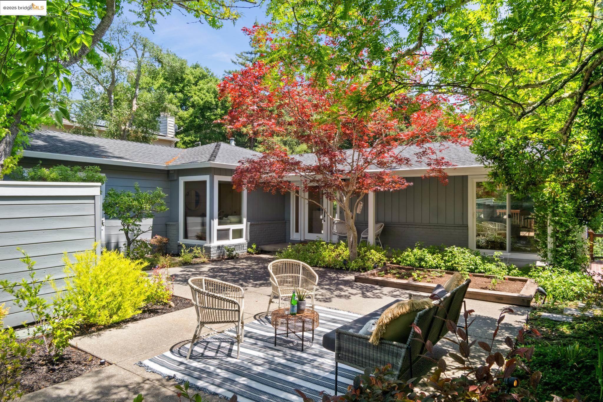 Detail Gallery Image 1 of 1 For 184 Lombardy Ln, Orinda,  CA 94563 - 4 Beds | 2 Baths