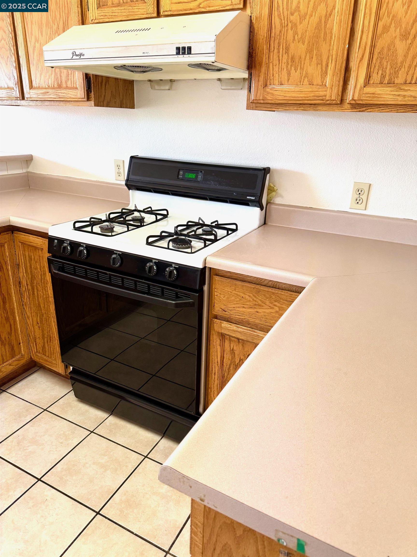 Photo #12: 41100477 Listing: Photo #12