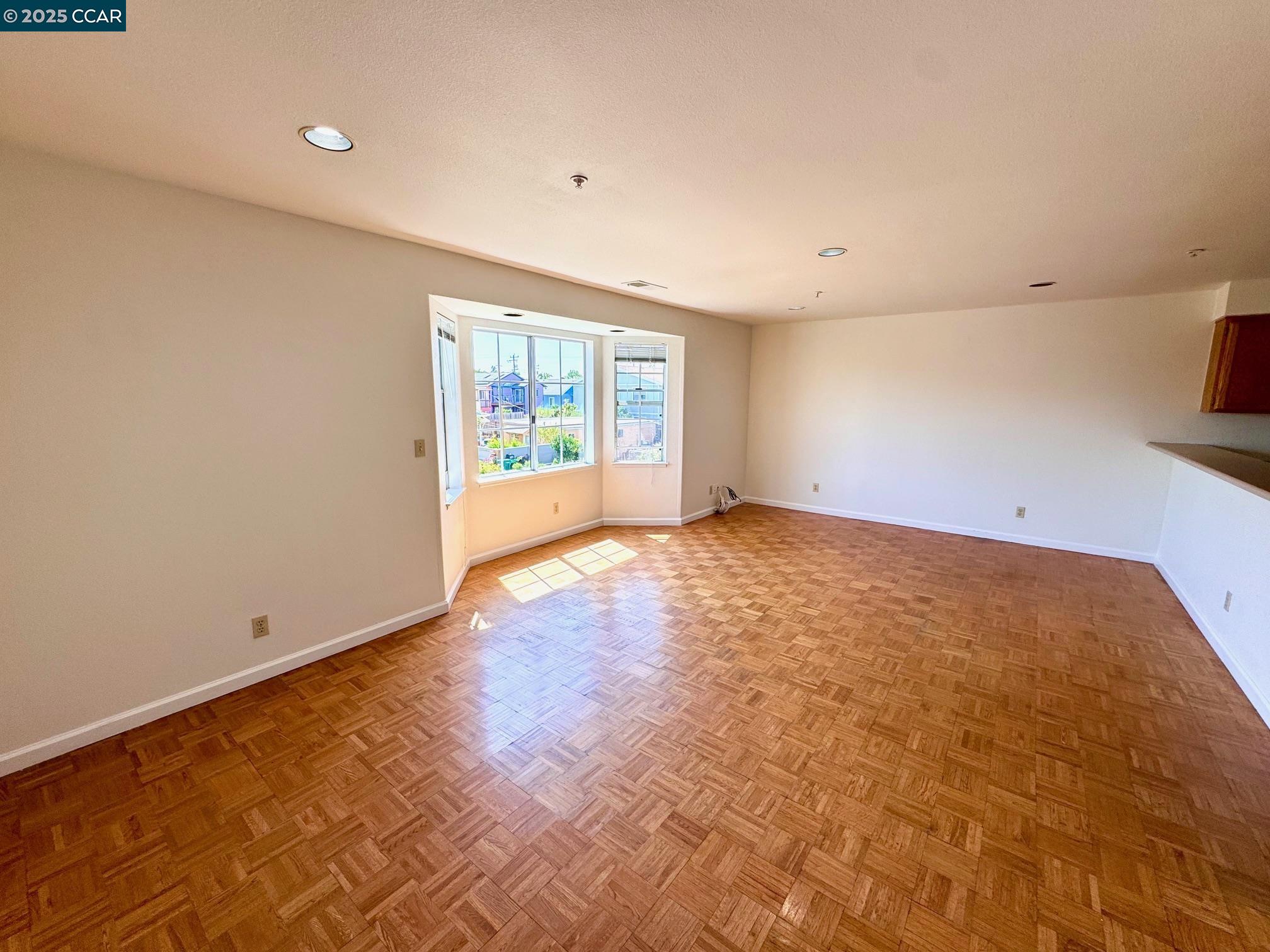 Photo #5: 41100477 Listing 