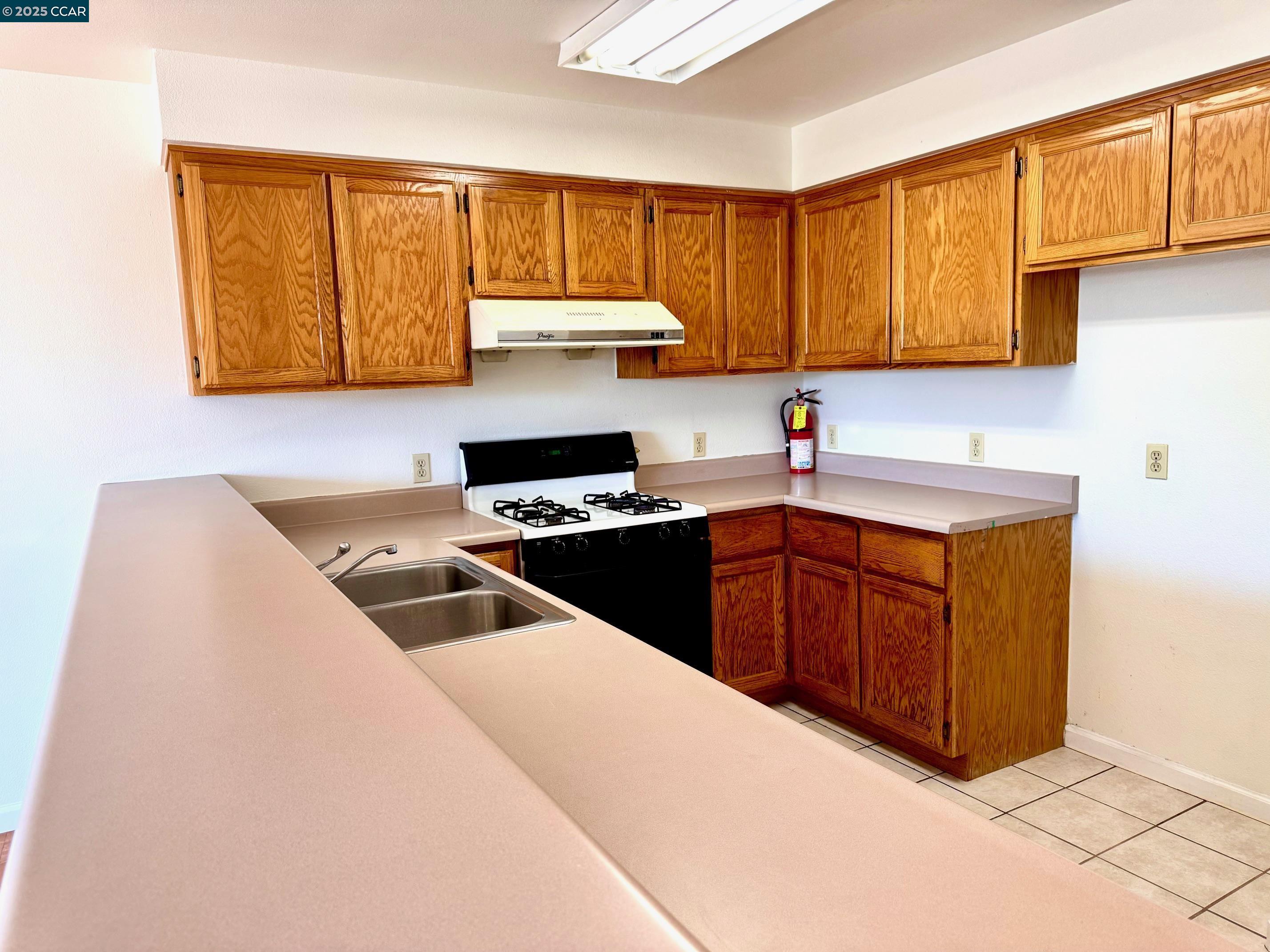 Photo #9: 41100477 Listing: Photo #9