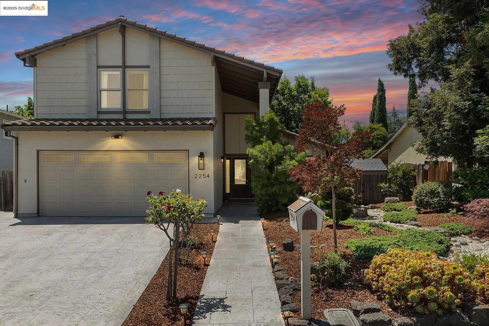 Detail Gallery Image 1 of 1 For 2254 Hidden Lakes Ct, Martinez,  CA 94553 - 3 Beds | 2/1 Baths