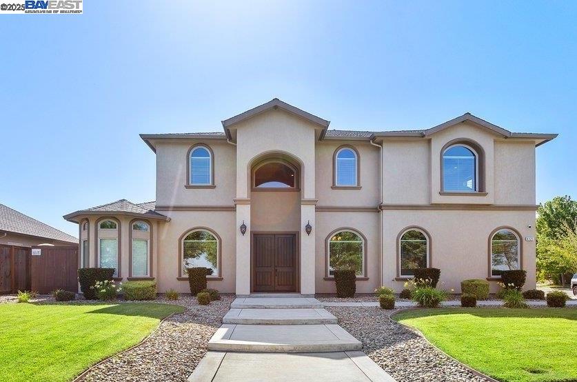Detail Gallery Image 2 of 54 For 4121 Country Walk Lane, Turlock,  CA 95382 - 4 Beds | 4/1 Baths