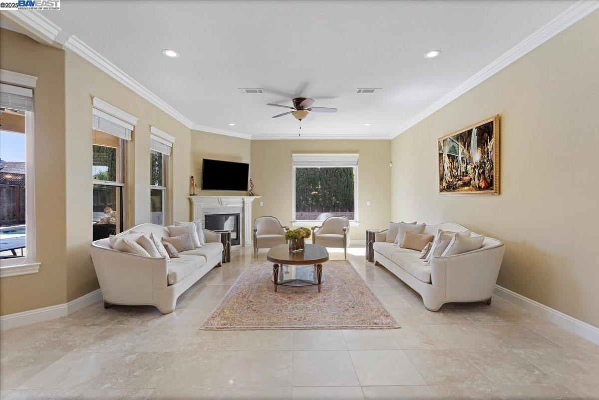 Detail Gallery Image 26 of 54 For 4121 Country Walk Lane, Turlock,  CA 95382 - 4 Beds | 4/1 Baths