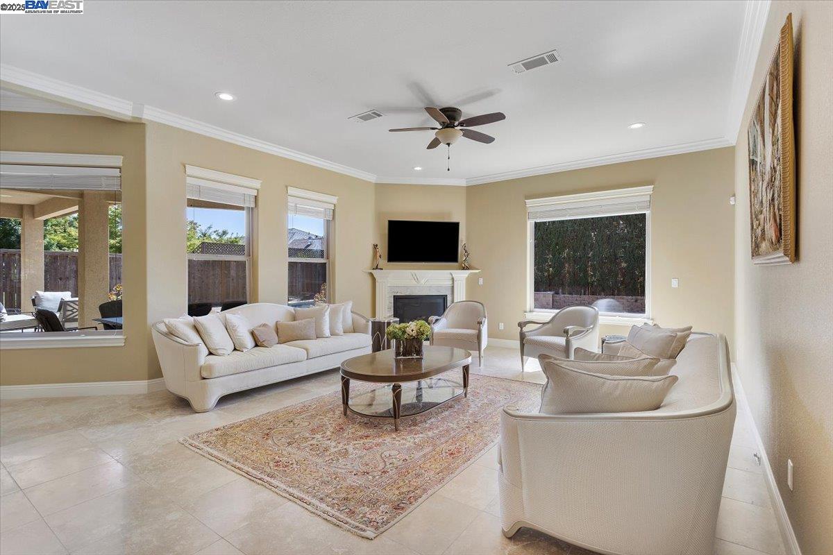 Detail Gallery Image 27 of 54 For 4121 Country Walk Lane, Turlock,  CA 95382 - 4 Beds | 4/1 Baths