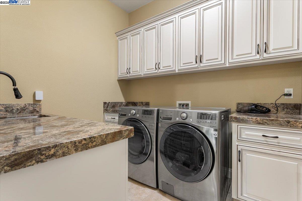 Detail Gallery Image 31 of 54 For 4121 Country Walk Lane, Turlock,  CA 95382 - 4 Beds | 4/1 Baths