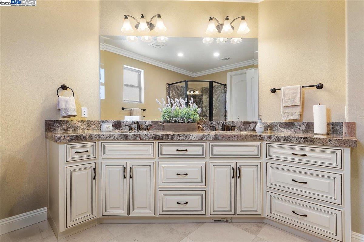 Detail Gallery Image 42 of 54 For 4121 Country Walk Lane, Turlock,  CA 95382 - 4 Beds | 4/1 Baths